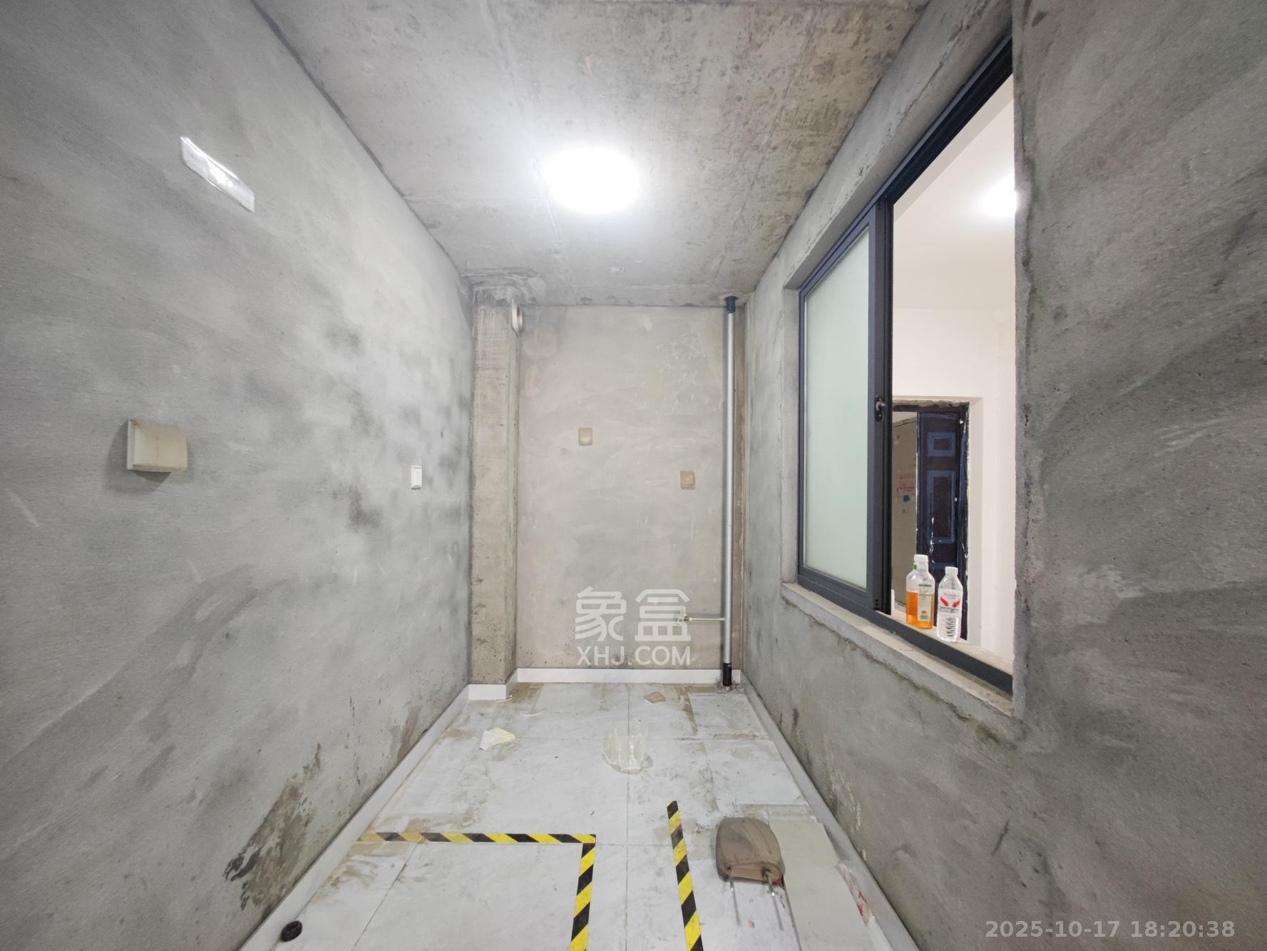 西湖鸿运佳苑 3室2厅2卫 68.0万 西湖鸿运佳苑 3室2厅2卫 68.0万厨房