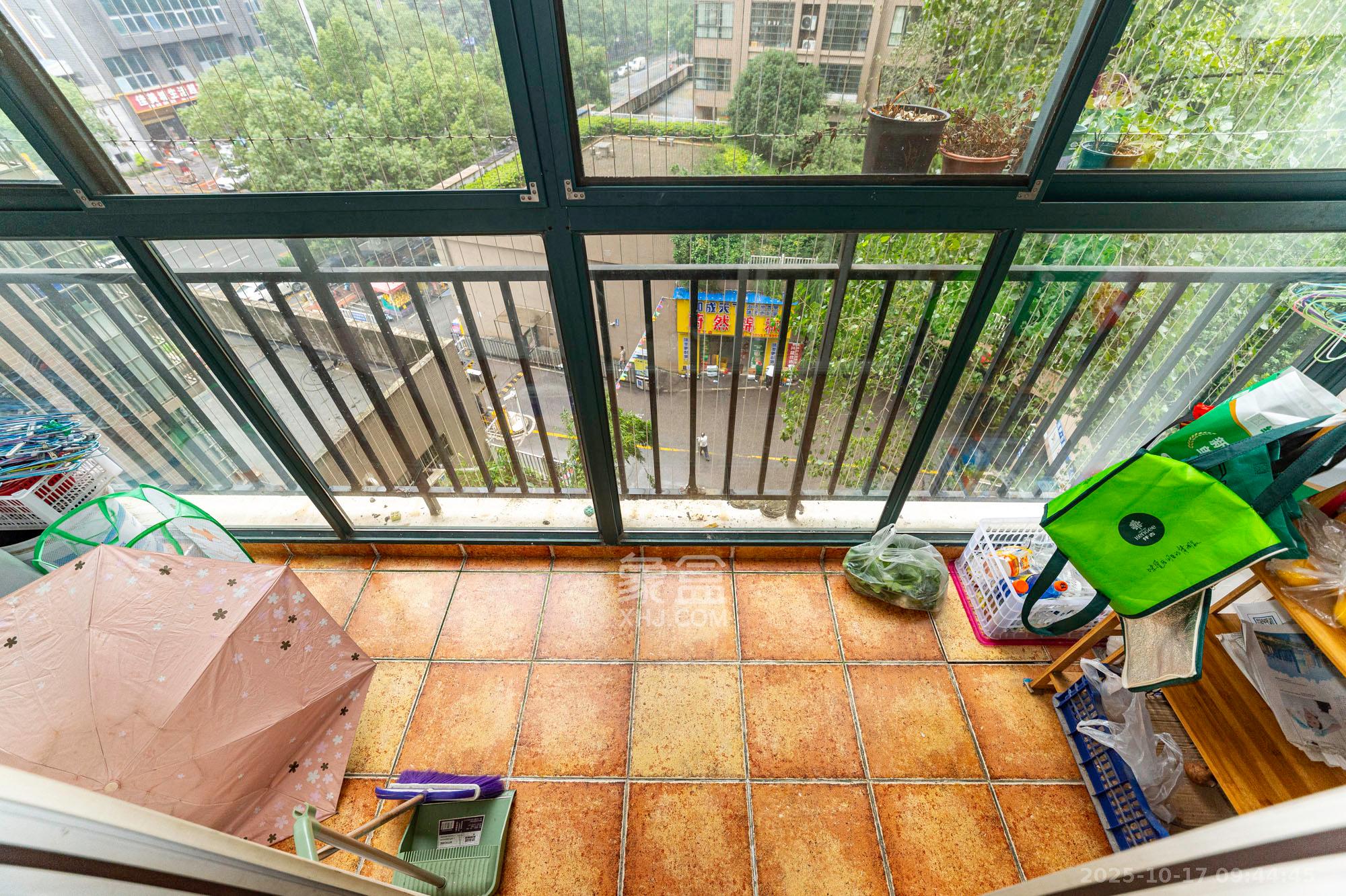 筑梦佳园 4室2厅2卫 99.8万 筑梦佳园 4室2厅2卫 99.8万阳台