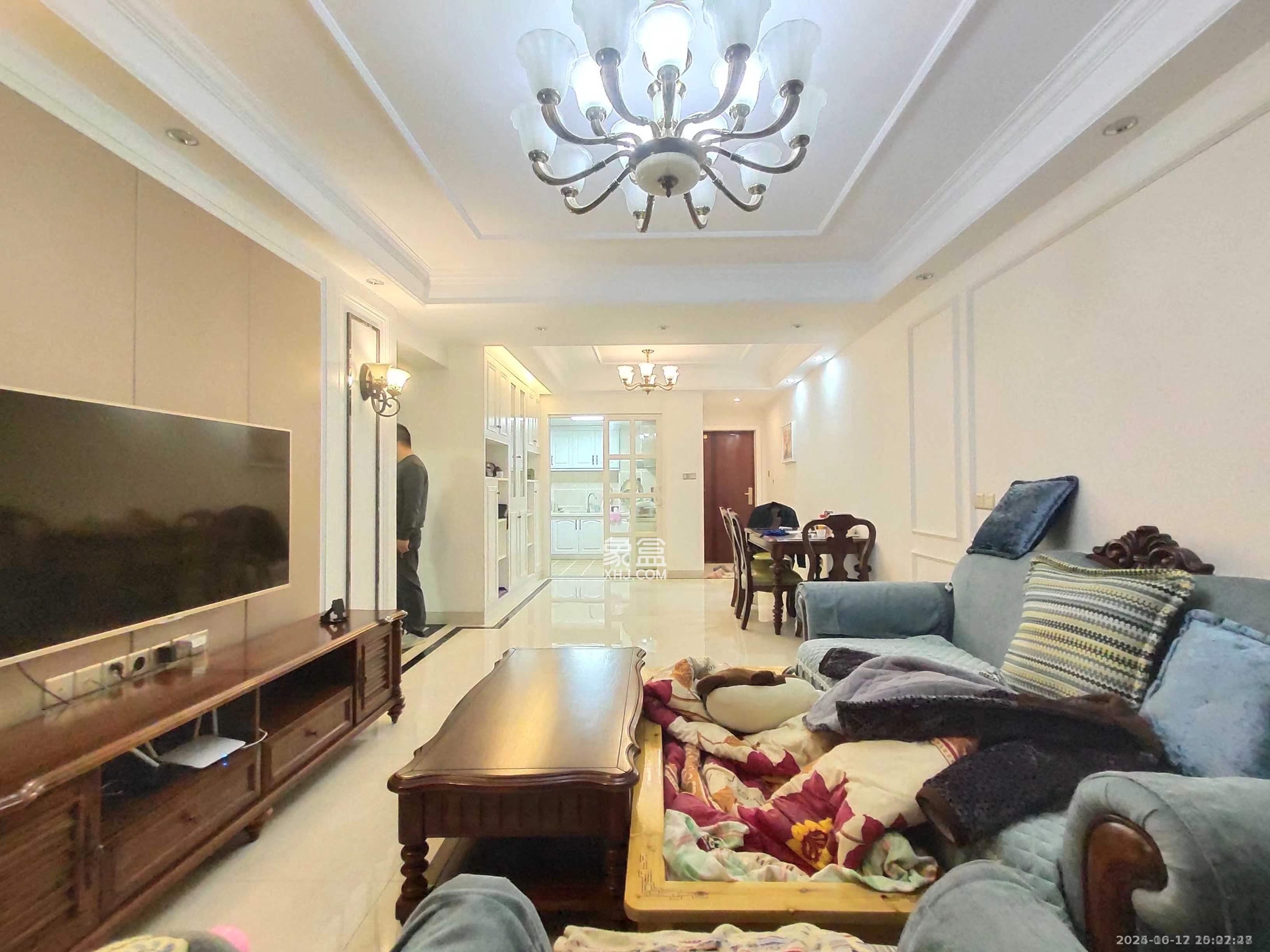 保利麓谷林语C区  3室2厅2卫    3000.0元/月室内图1