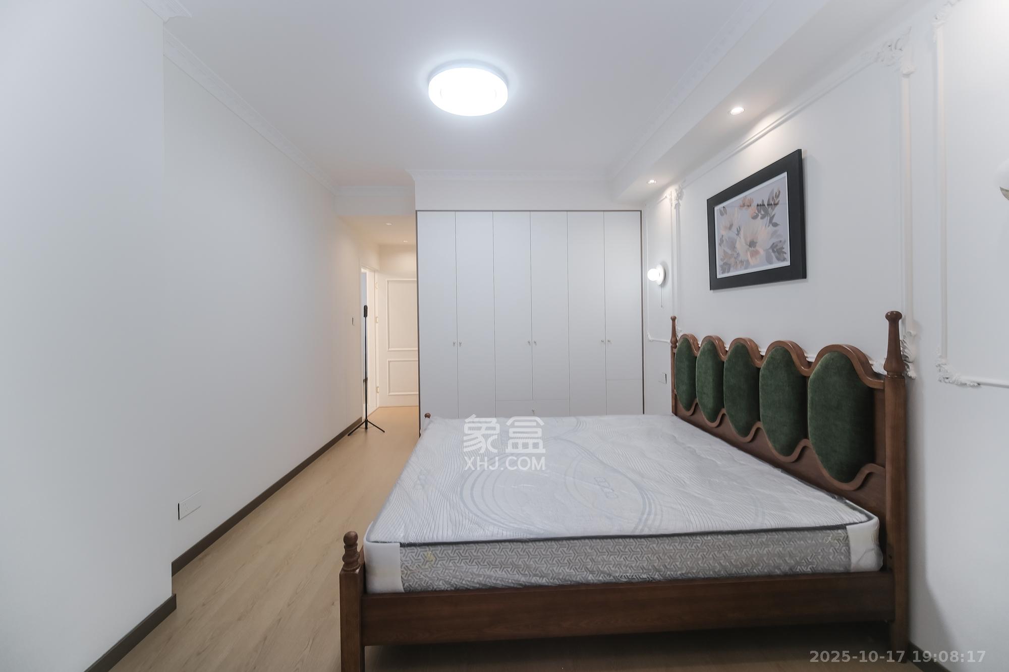 山水湾  4室2厅2卫    72.0万卧室