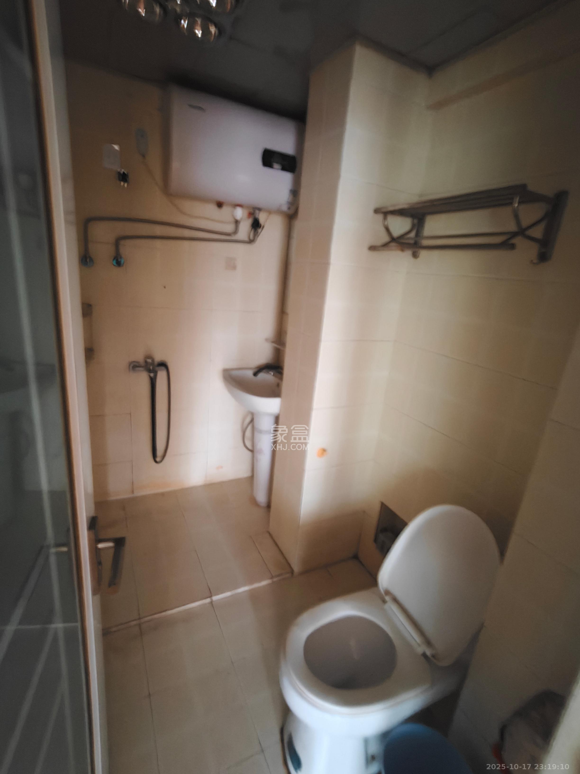 科达名居 1室1厅1卫 2200.0元/月 科达名居 1室1厅1卫 2200.0元/月室内图