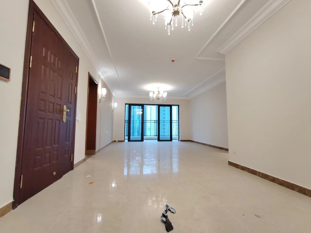 恒大美丽沙天珺湾 5室2厅3卫 5000.0元/月 恒大美丽沙天珺湾 5室2厅3卫 5000.0元/月室内图