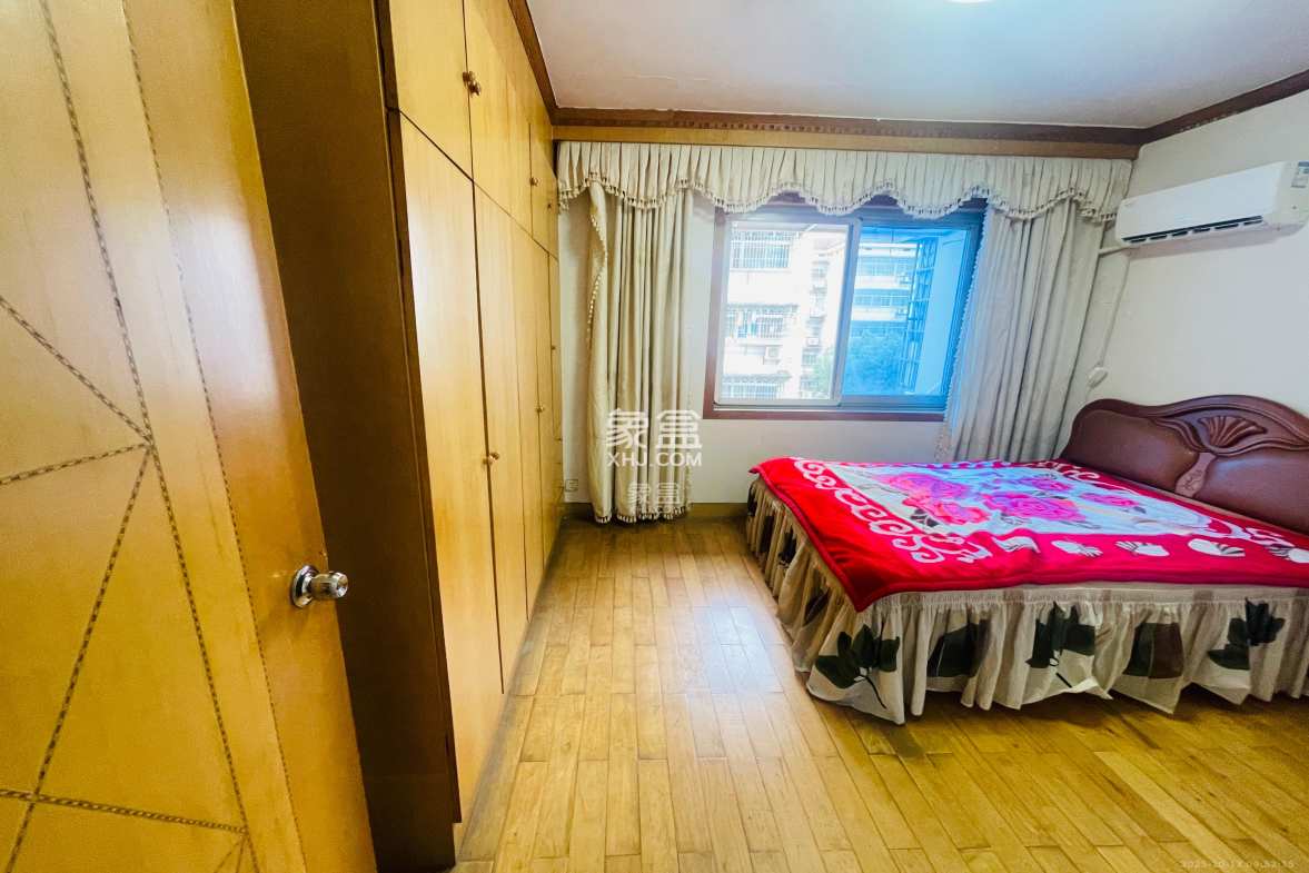 天心区公安分局宿舍(城南西路70号) 2室1厅1卫 1600.0元/月 天心区公安分局宿舍(城南西路70号) 2室1厅1卫 1600.0元/月室内图