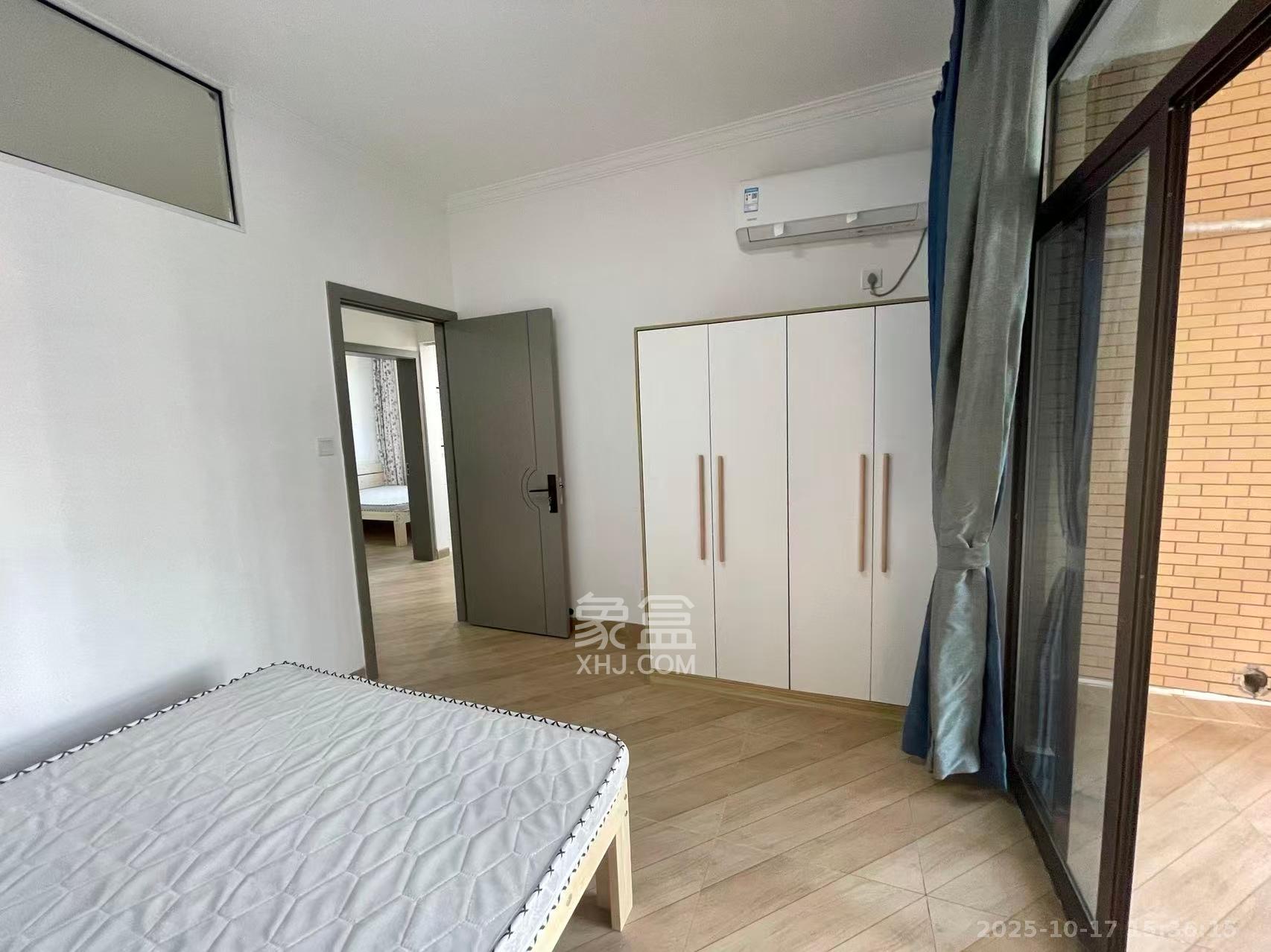 三景华御  3室2厅2卫    2000.0元/月室内图