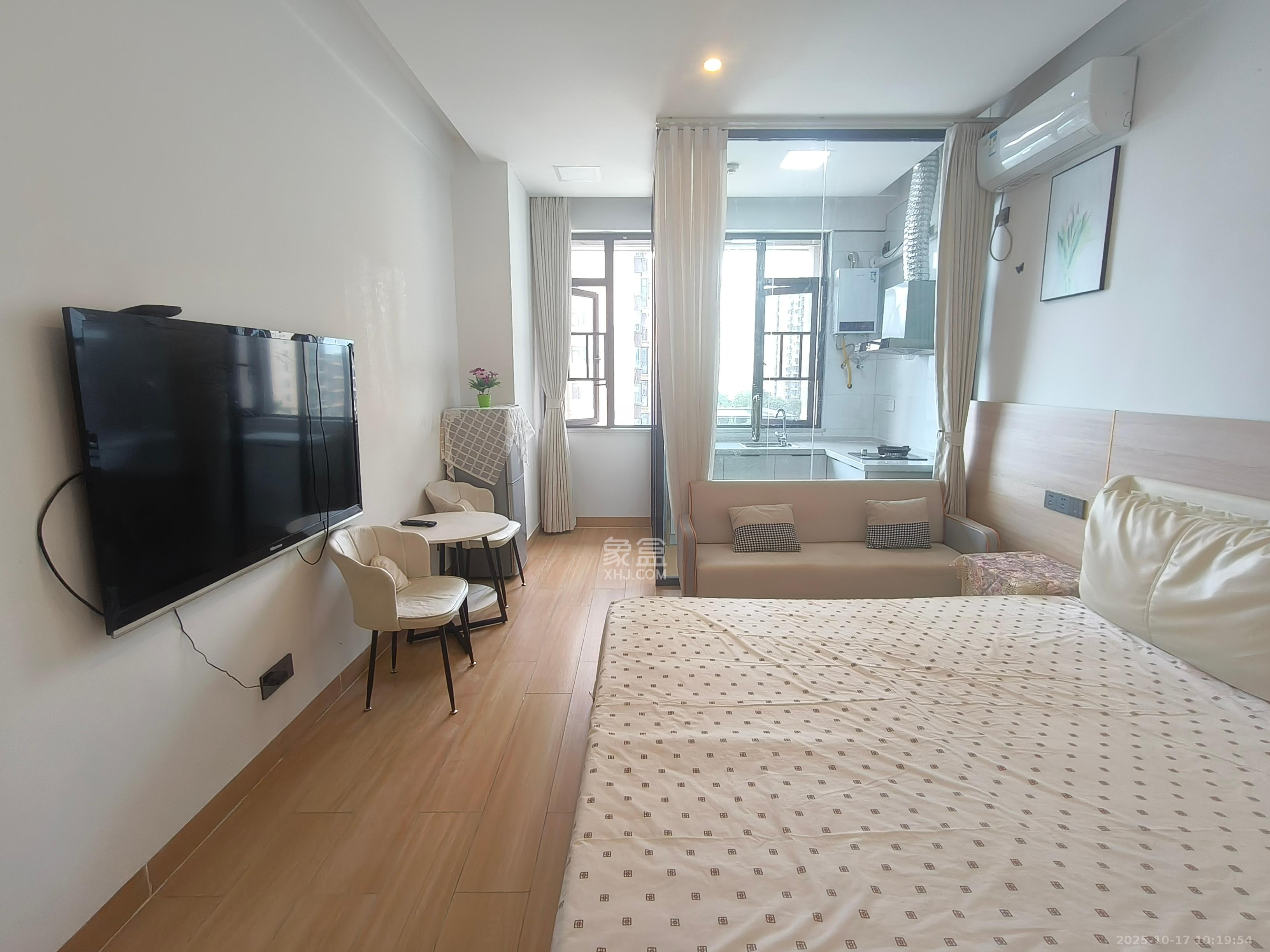 日盛湖湘花苑  1室0厅0卫    1400.0元/月 日盛湖湘花苑  1室0厅0卫    1400.0元/月