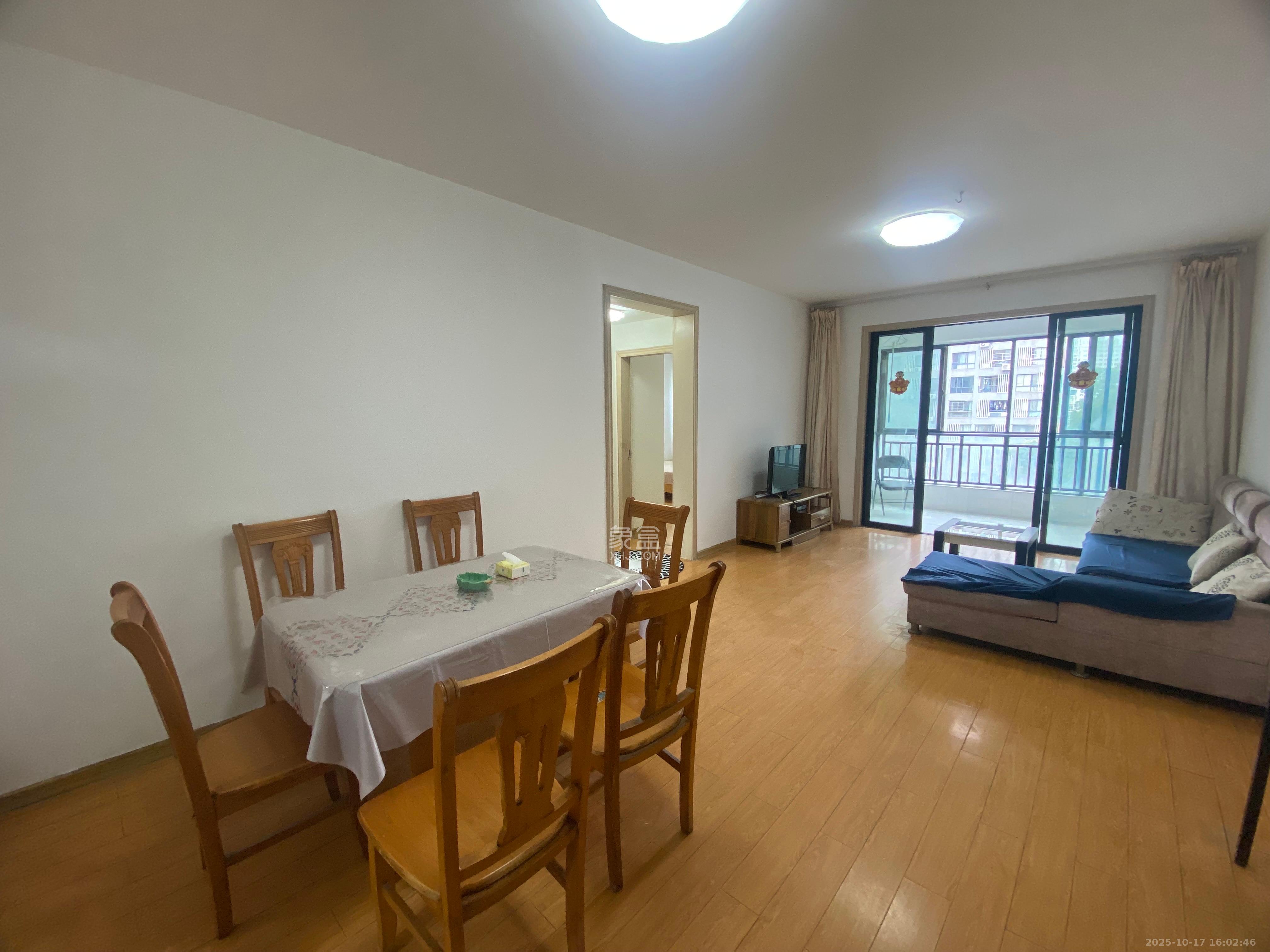 长大彩虹都  3室2厅1卫    1900.0元/月室内图1