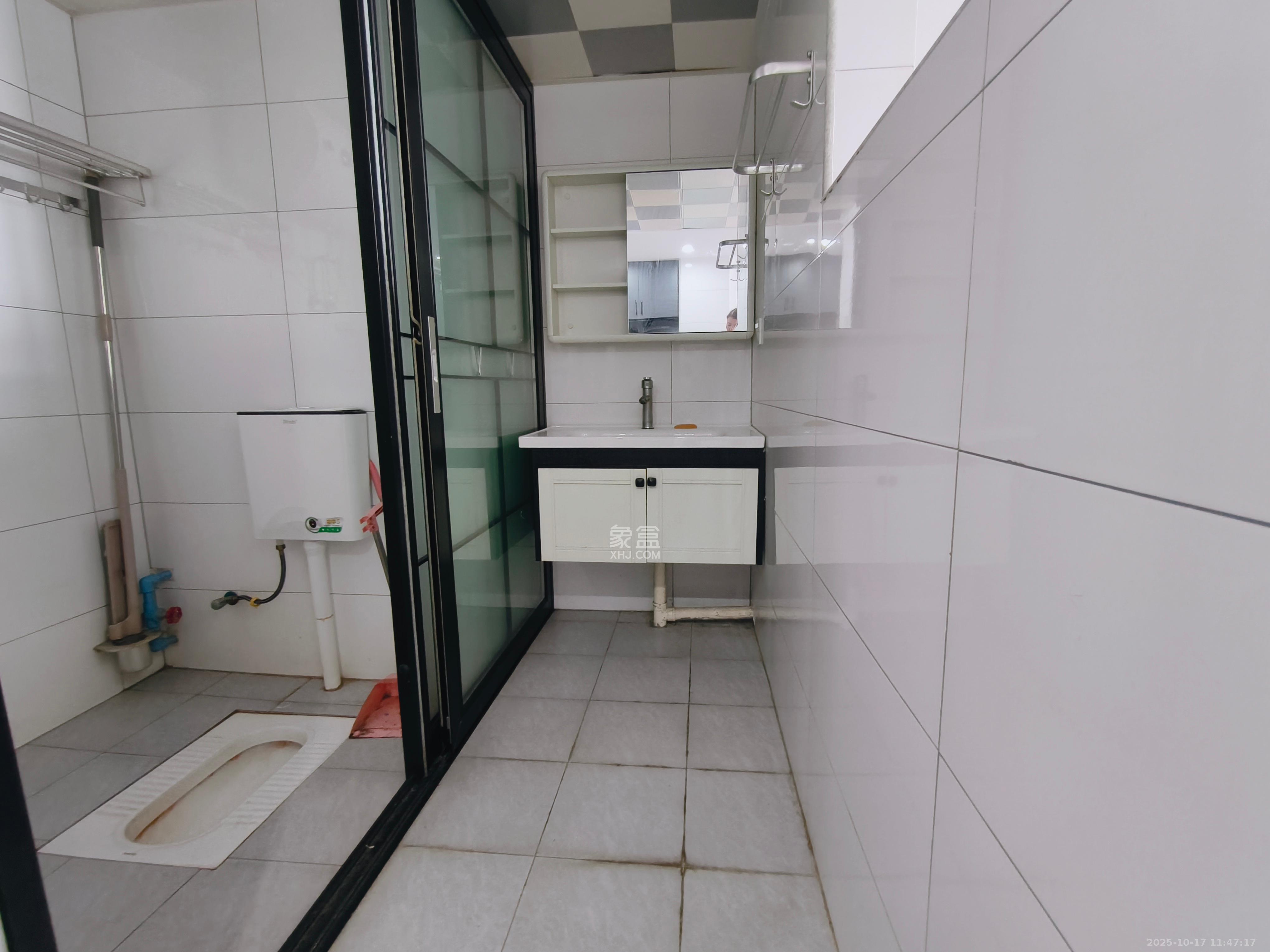 东方美地 1室1厅1卫 1600.0元/月 东方美地 1室1厅1卫 1600.0元/月室内图