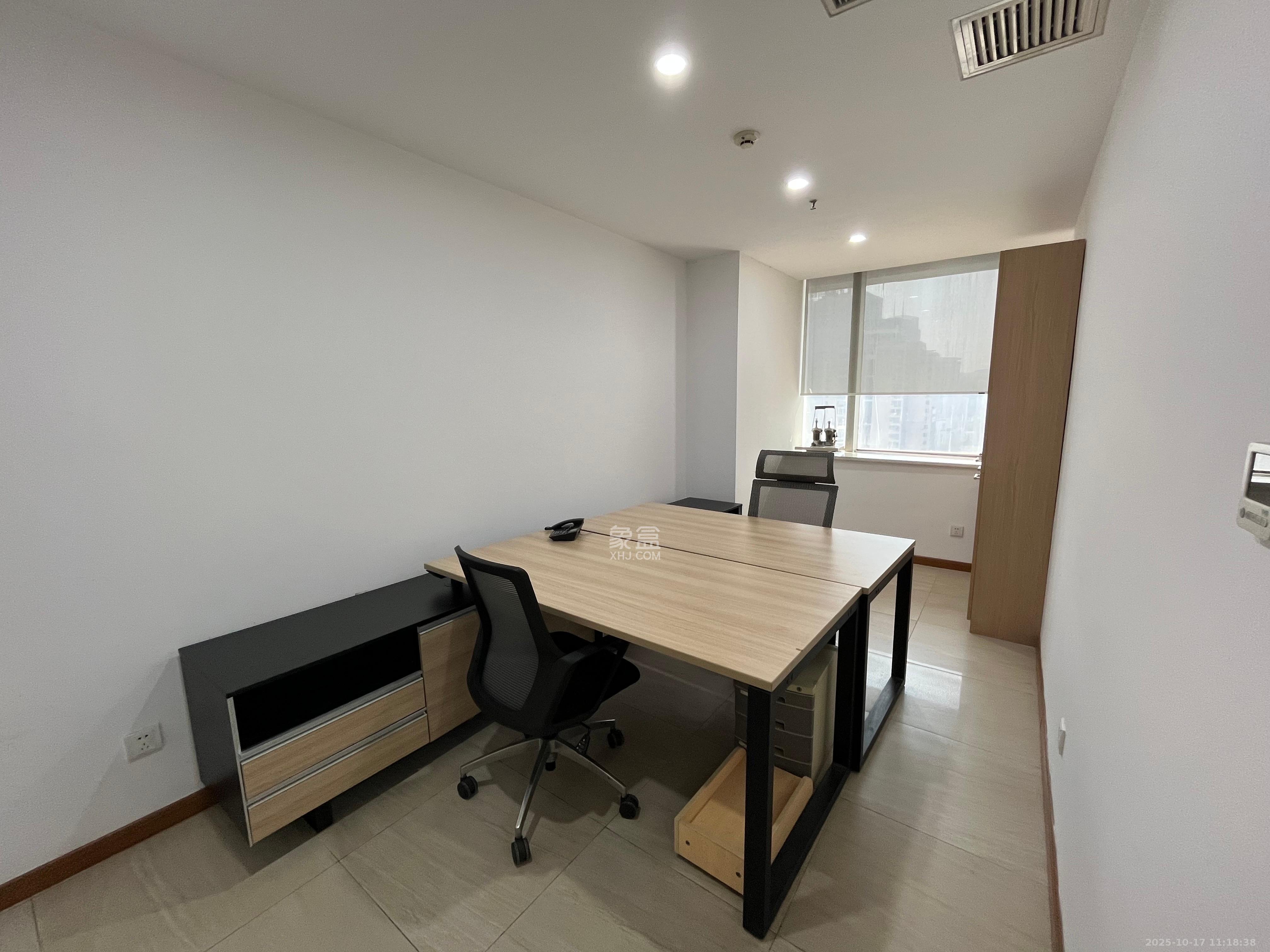 华侨国际   128.51㎡      10000.0元/月室内图