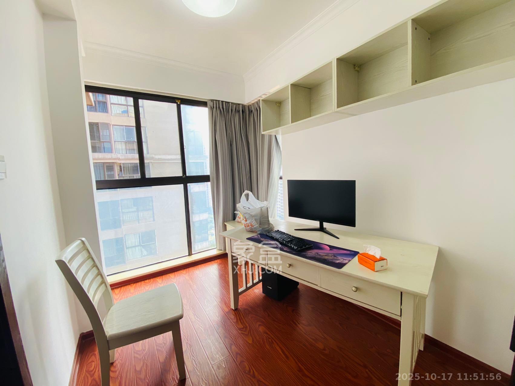 海洋半岛(月珑湾)  3室2厅1卫    2600.0元/月 海洋半岛(月珑湾)  3室2厅1卫    2600.0元/月室内图