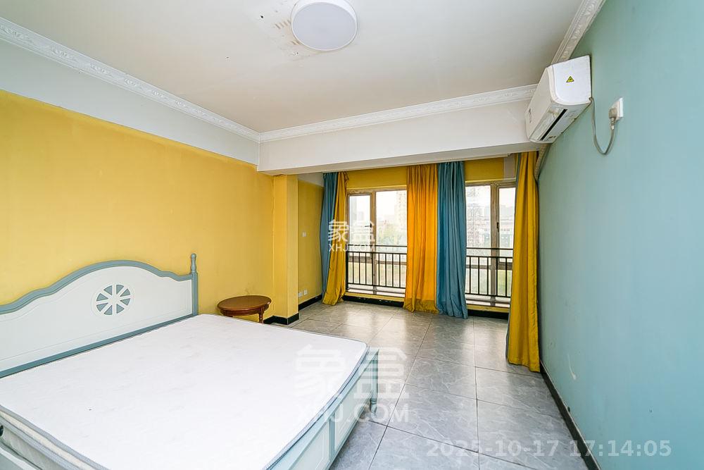 湘水和天下  1室1厅1卫    1000.0元/月 湘水和天下  1室1厅1卫    1000.0元/月室内图