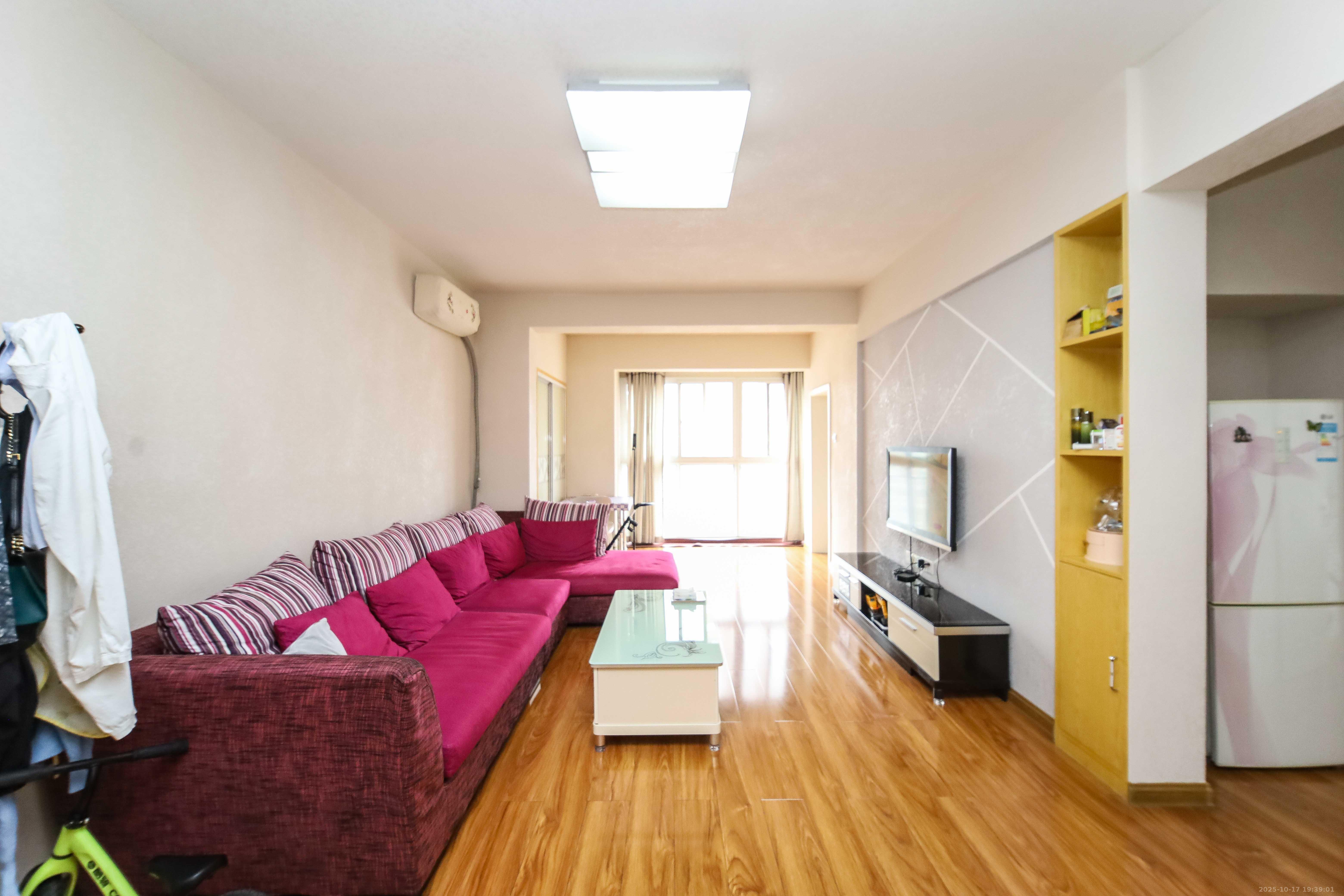 上河国际C区  3室2厅1卫    98.7万