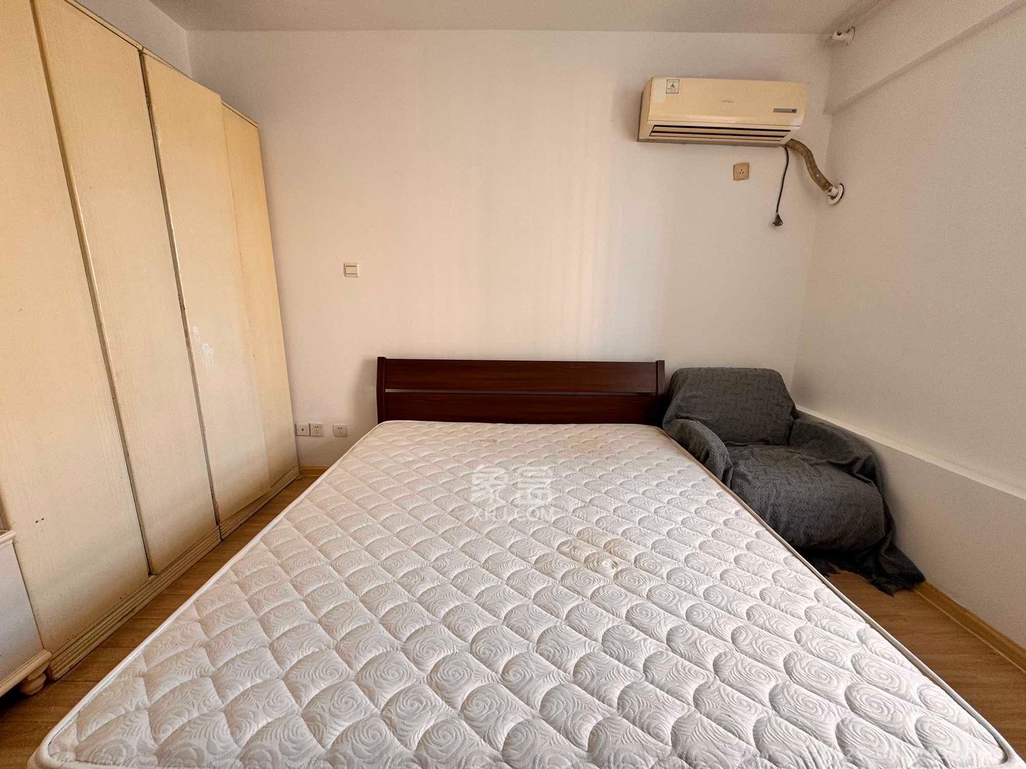 欧园 1室2厅1卫 2200.0元/月 欧园 1室2厅1卫 2200.0元/月室内图