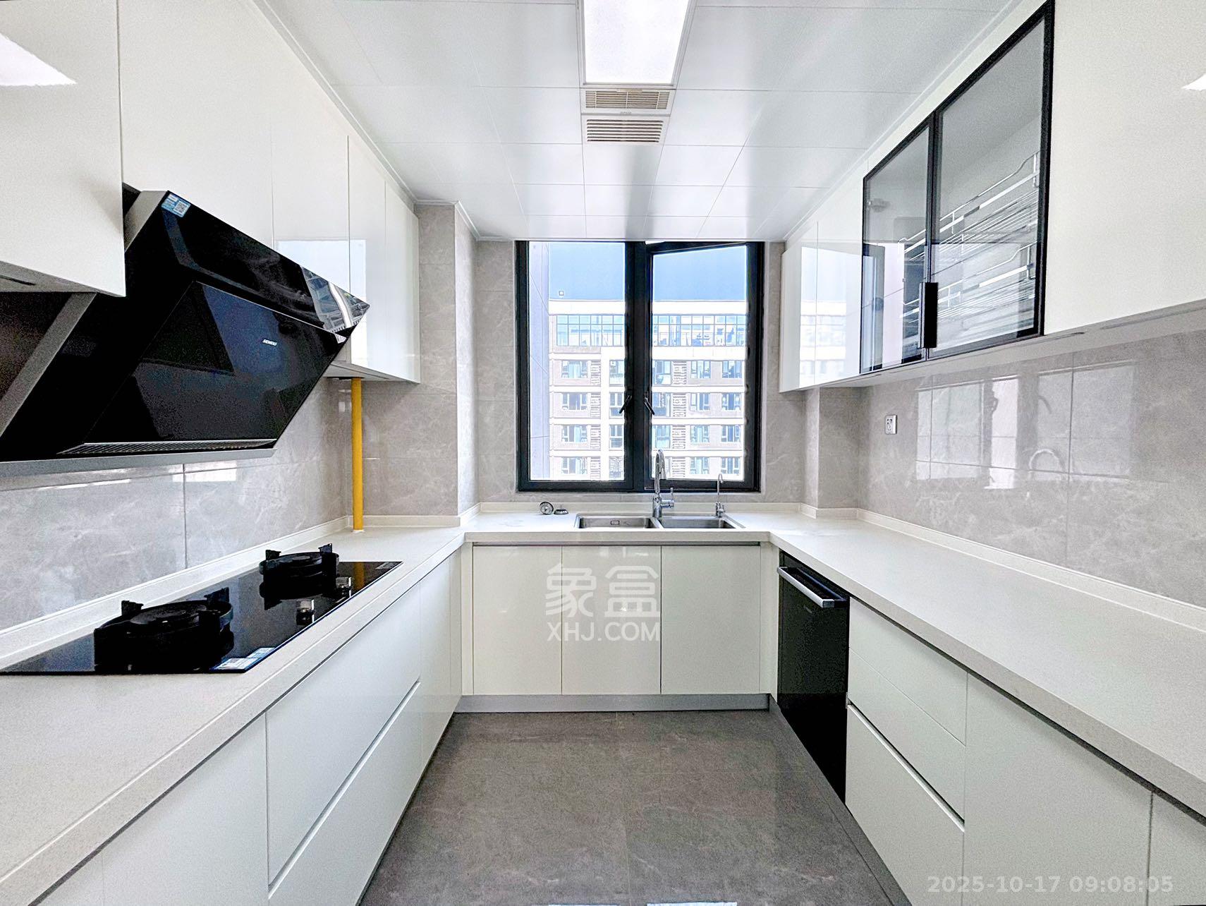 中海阅溪府 4室2厅3卫 8800.0元/月 中海阅溪府 4室2厅3卫 8800.0元/月室内图