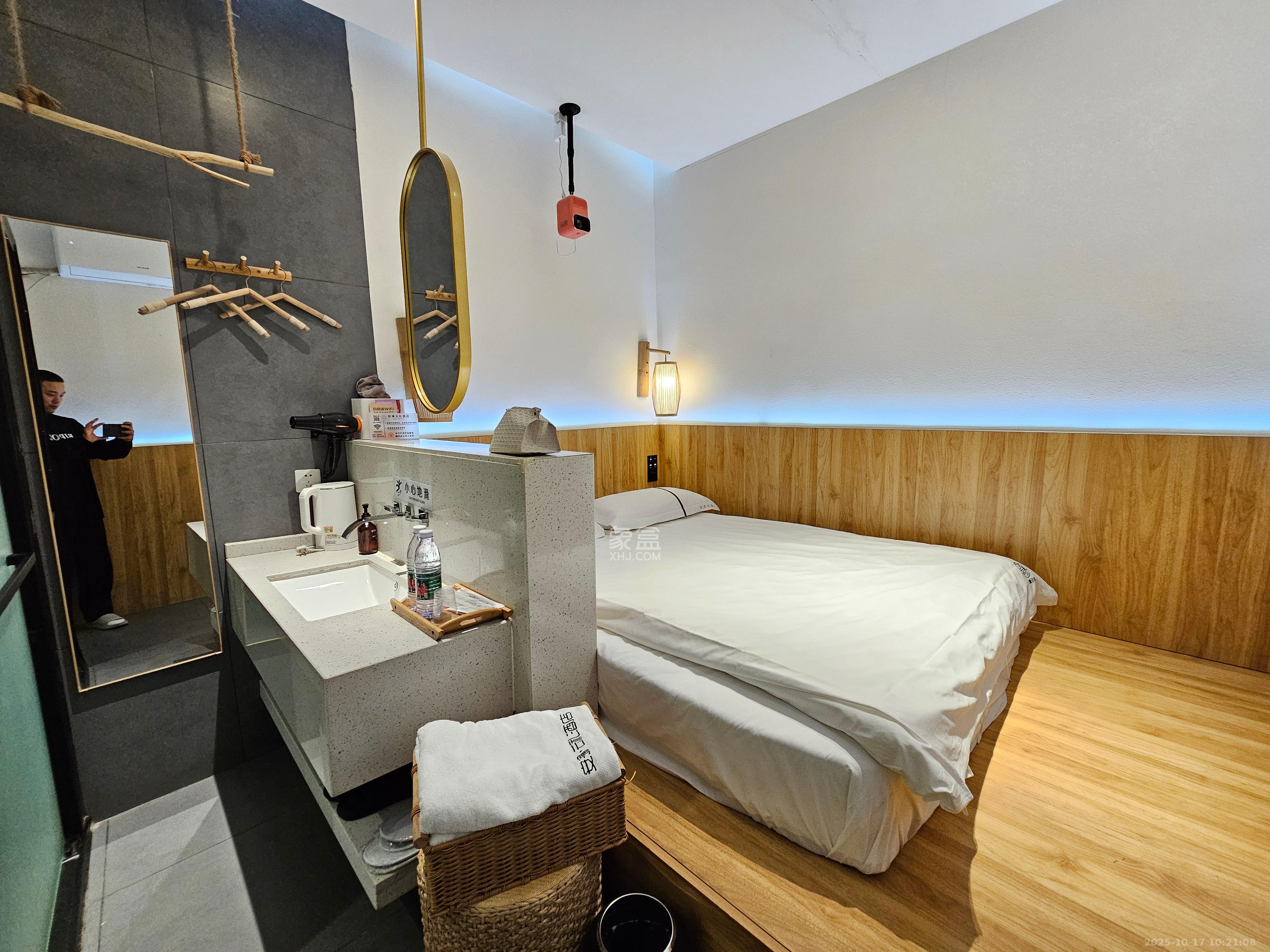 东茅街散盘  24室4厅4卫    18000.0元/月室内图