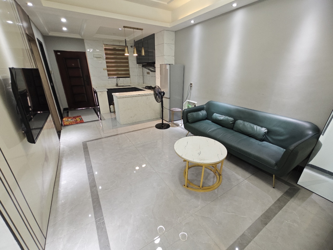 江畔人家 2室1厅1卫 2100.0元/月 江畔人家 2室1厅1卫 2100.0元/月室内图