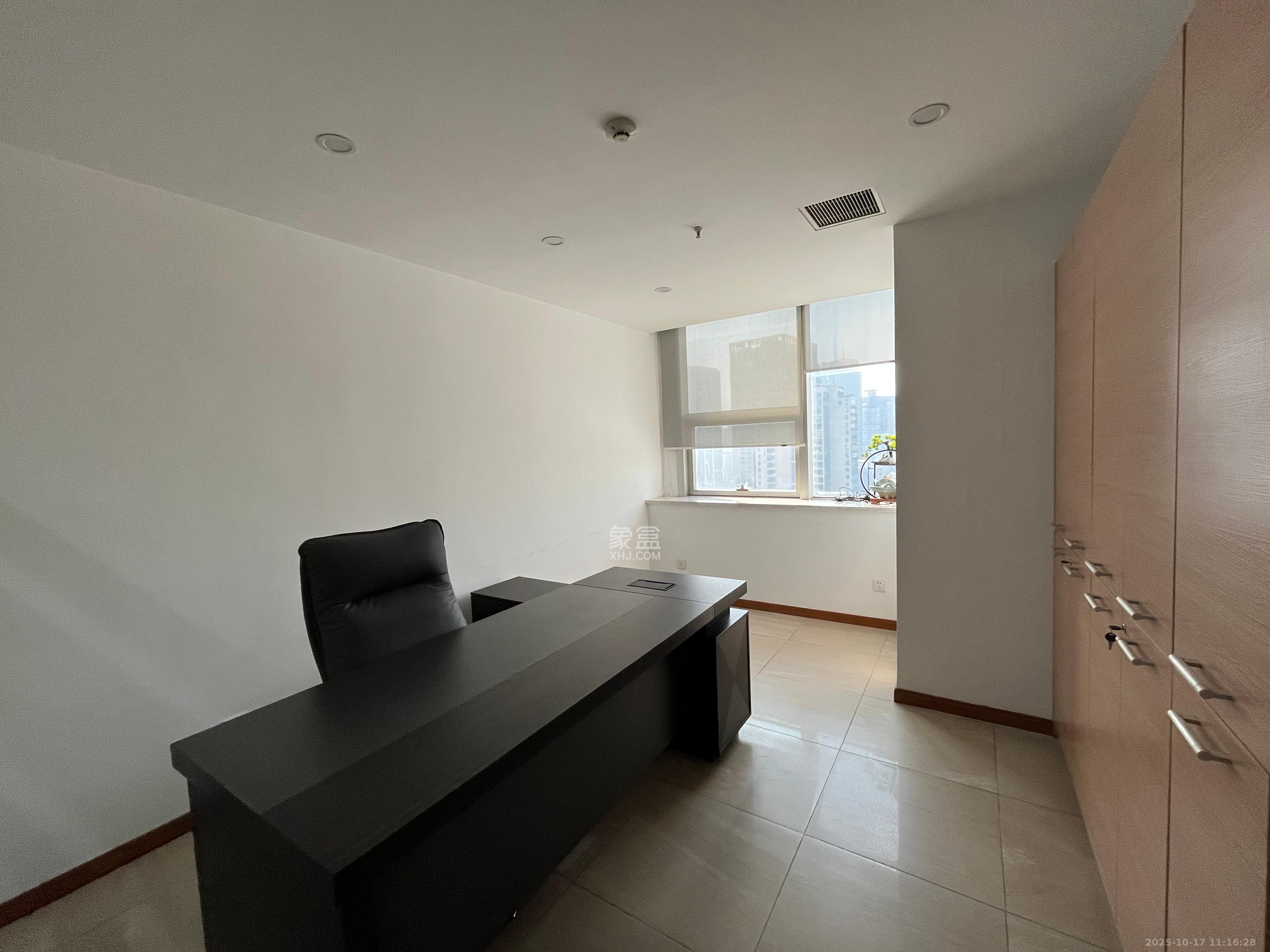 华侨国际   113.05㎡      10000.0元/月室内图