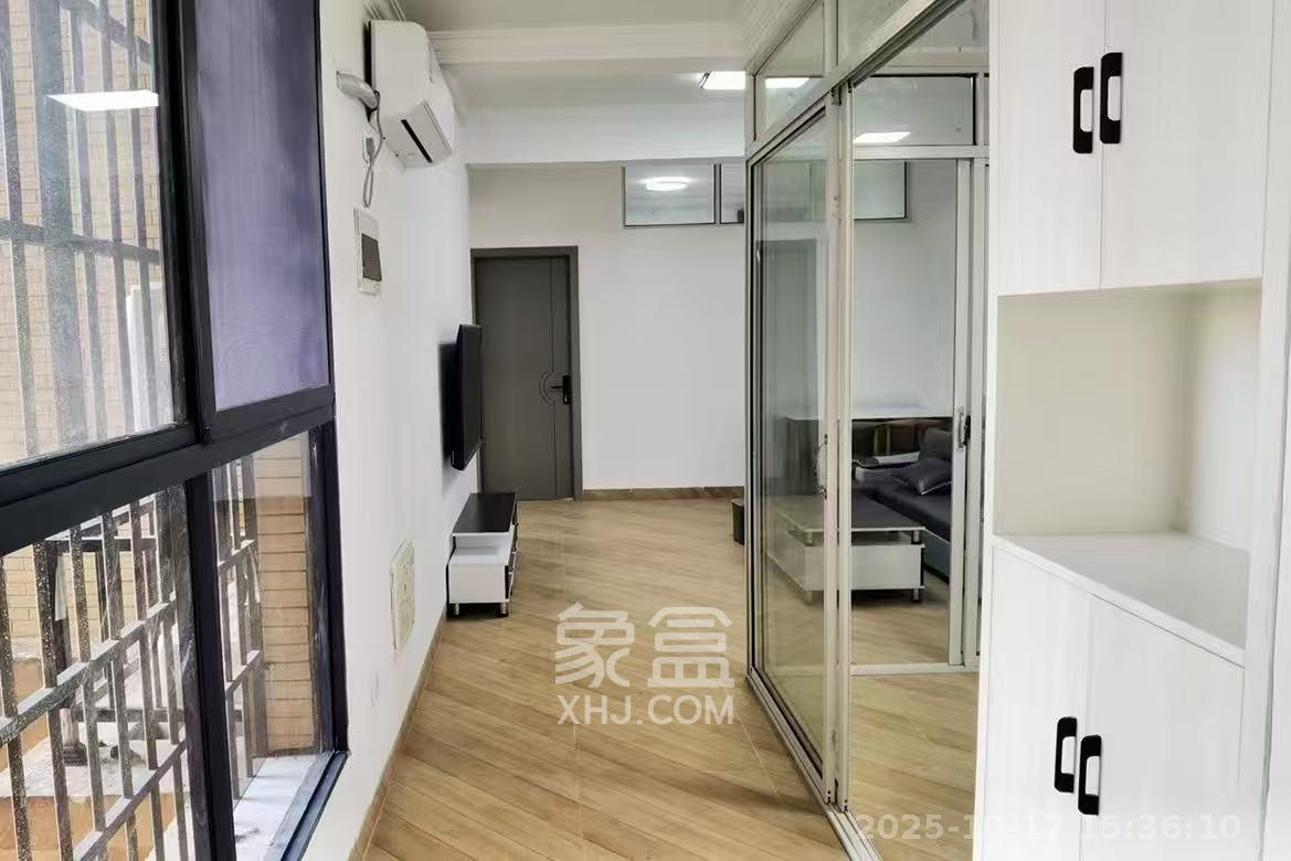 三景华御  3室2厅2卫    2000.0元/月室内图