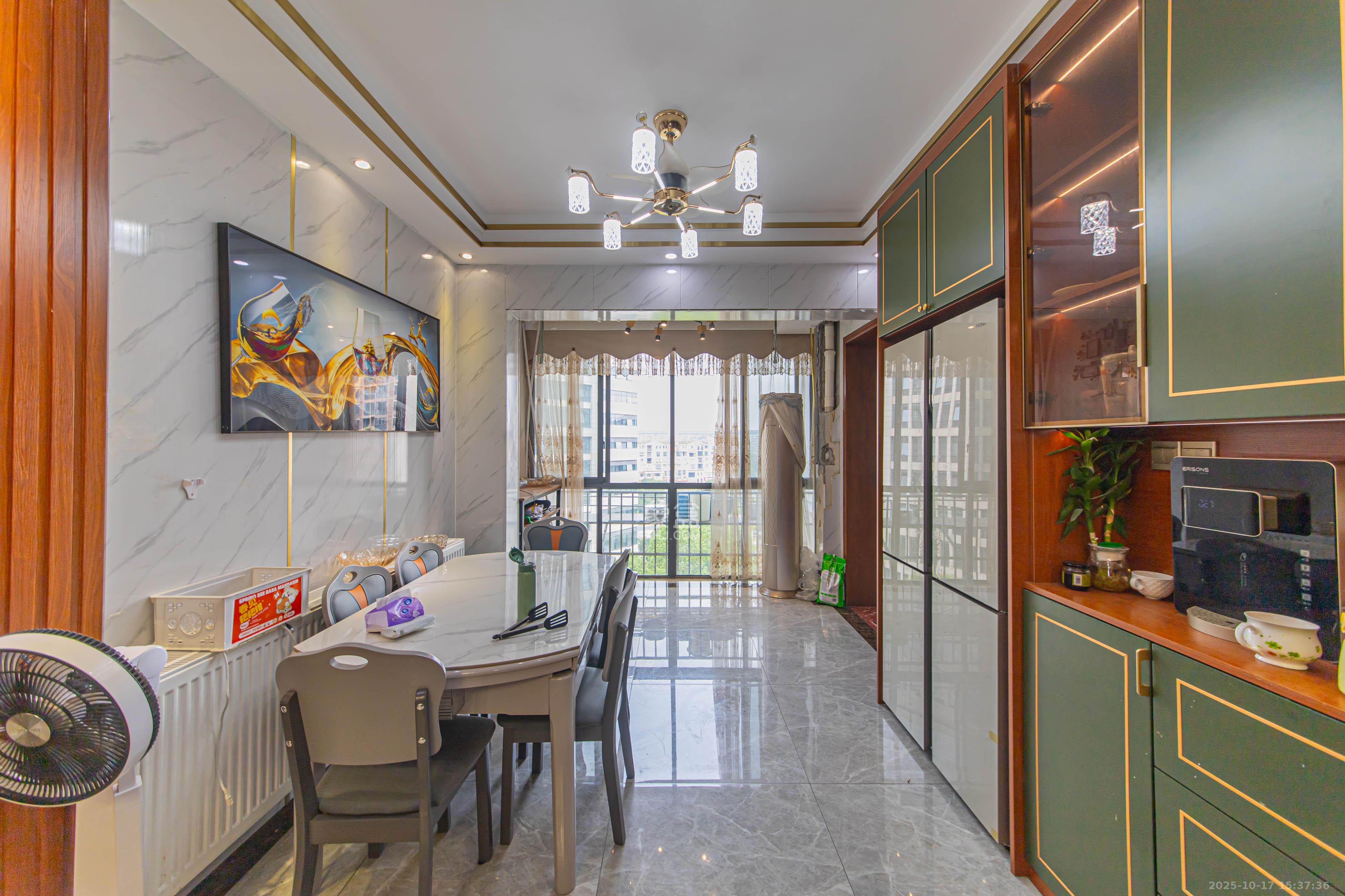 黑金时代广场  5室2厅2卫    3500.0元/月室内图