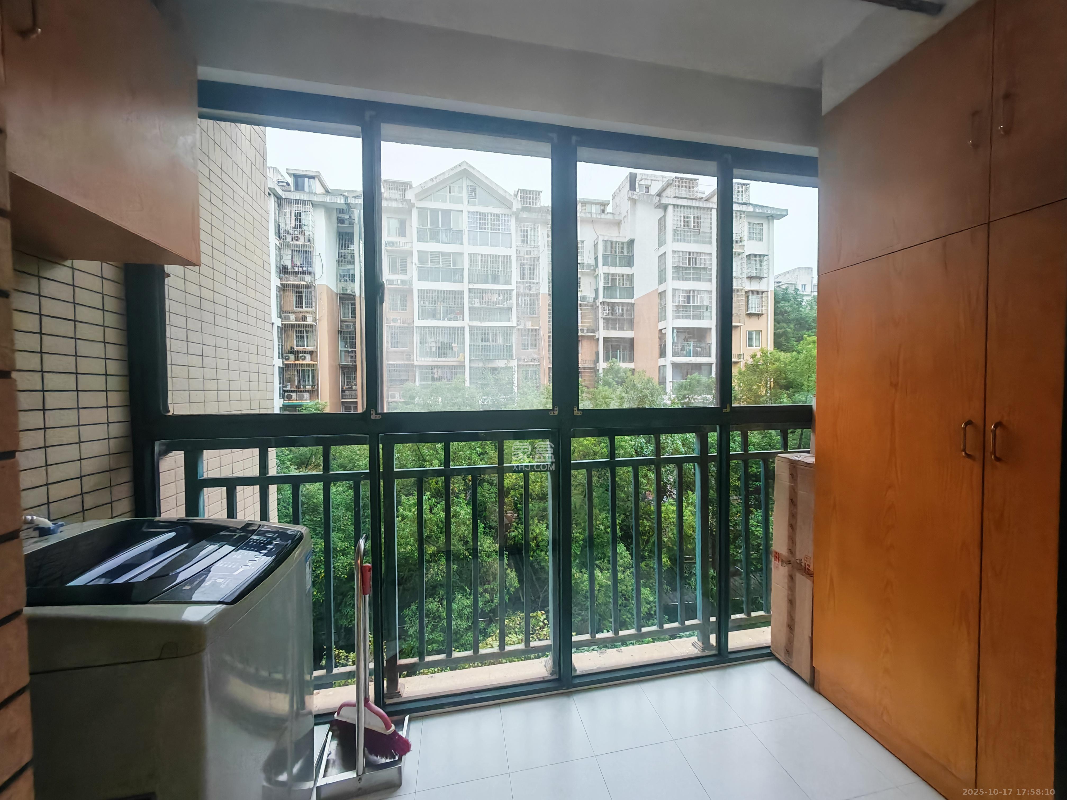 东岸锦城(东方人家) 3室2厅2卫 2180.0元/月 东岸锦城(东方人家) 3室2厅2卫 2180.0元/月室内图