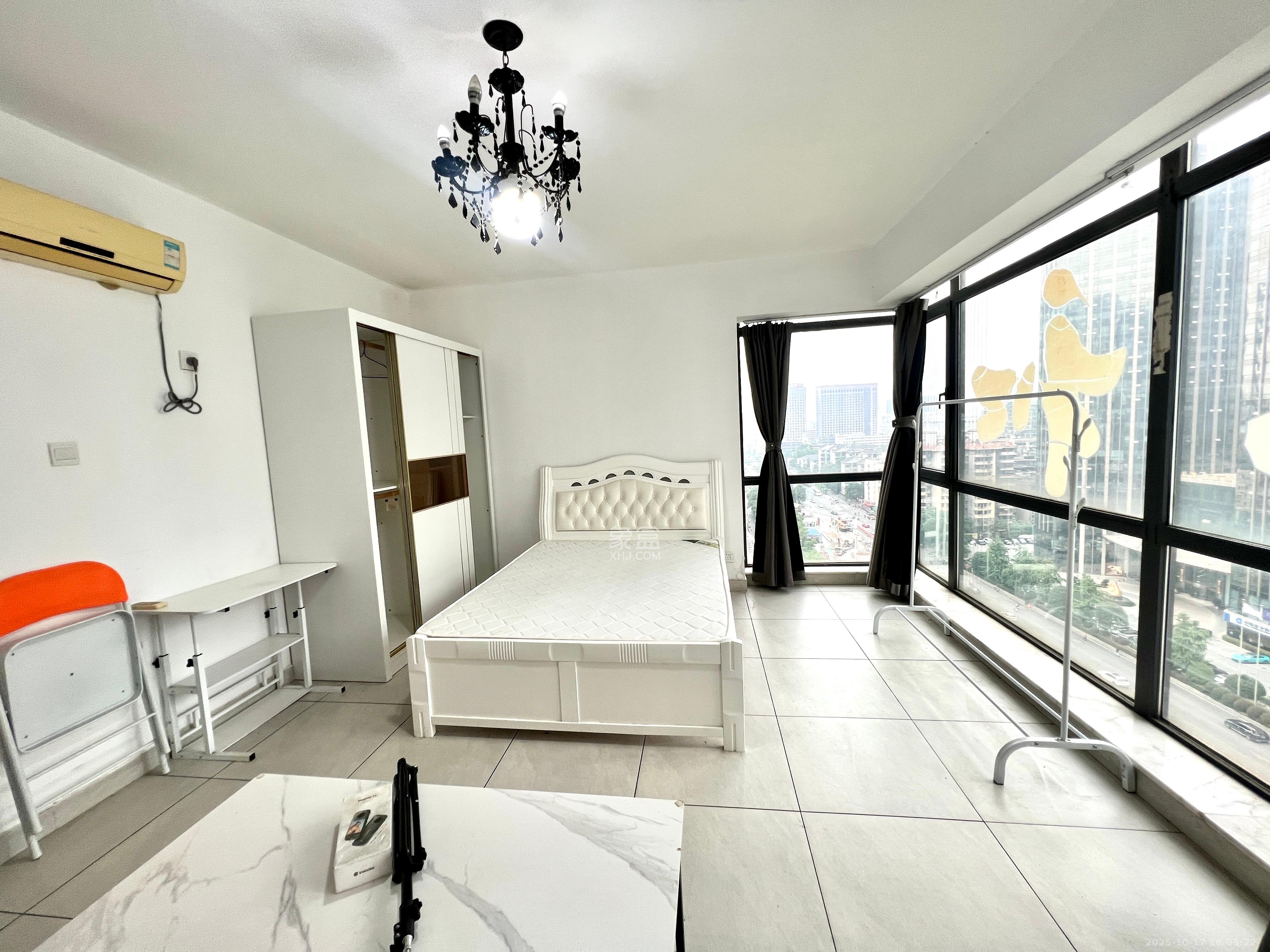 三万英尺  1室1厅1卫    1580.0元/月 三万英尺  1室1厅1卫    1580.0元/月室内图