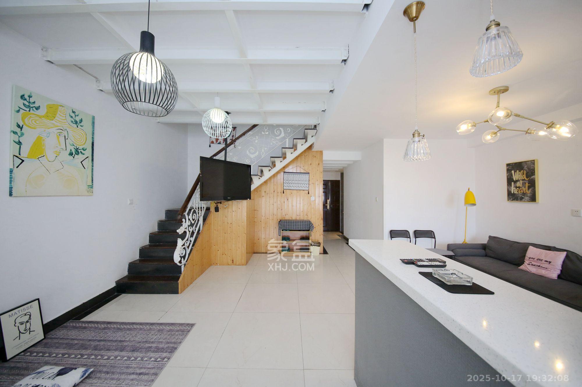 香格里嘉园 3室2厅2卫 3000.0元/月 香格里嘉园 3室2厅2卫 3000.0元/月室内图