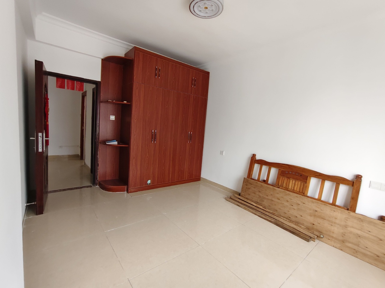 宝泰温泉花园  4室2厅2卫    3200.0元/月室内图