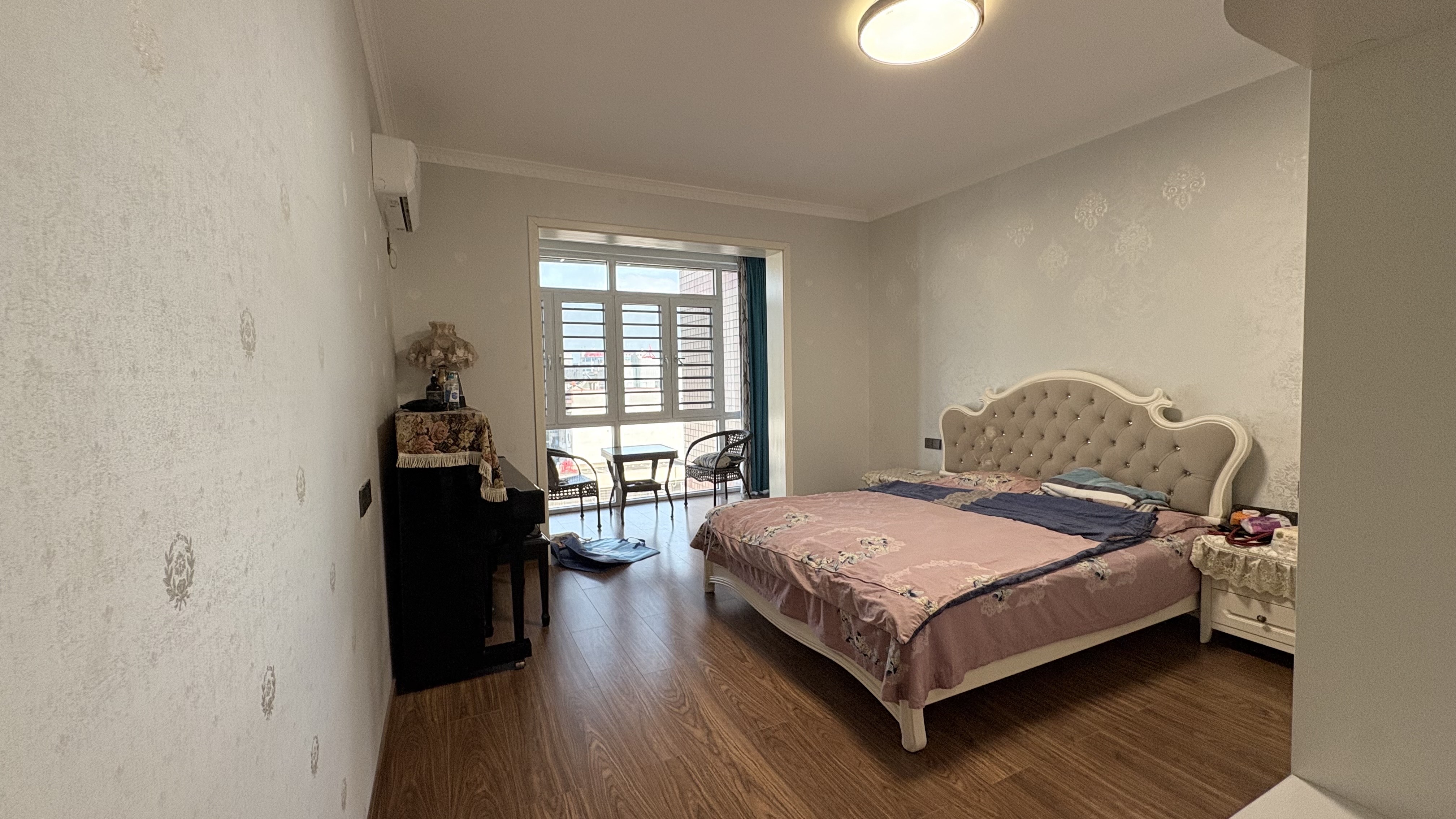 娄星区散盘 4室2厅2卫 79.8万 娄星区散盘 4室2厅2卫 79.8万客厅