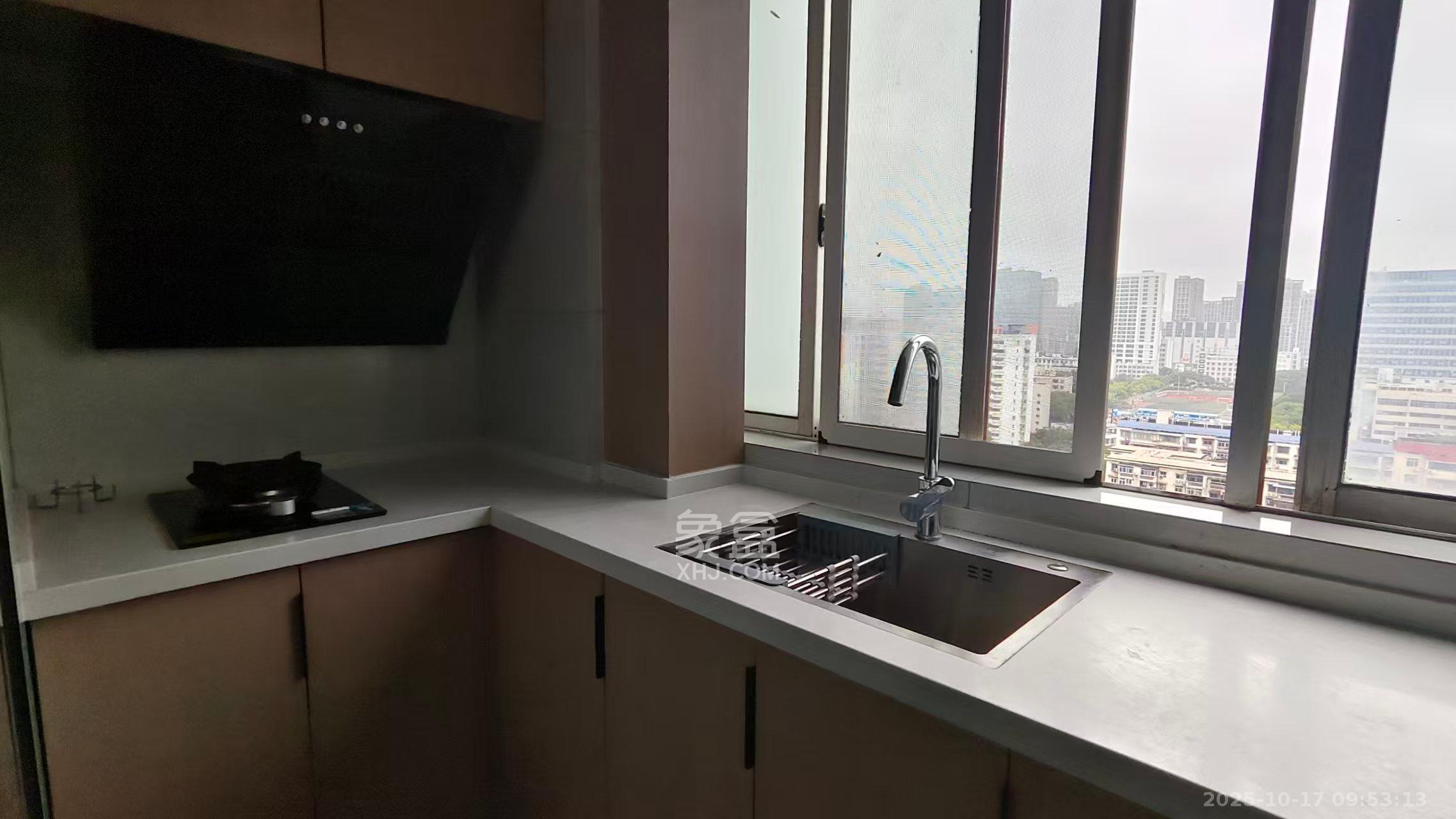 观湖公寓  1室1厅1卫    1400.0元/月室内图