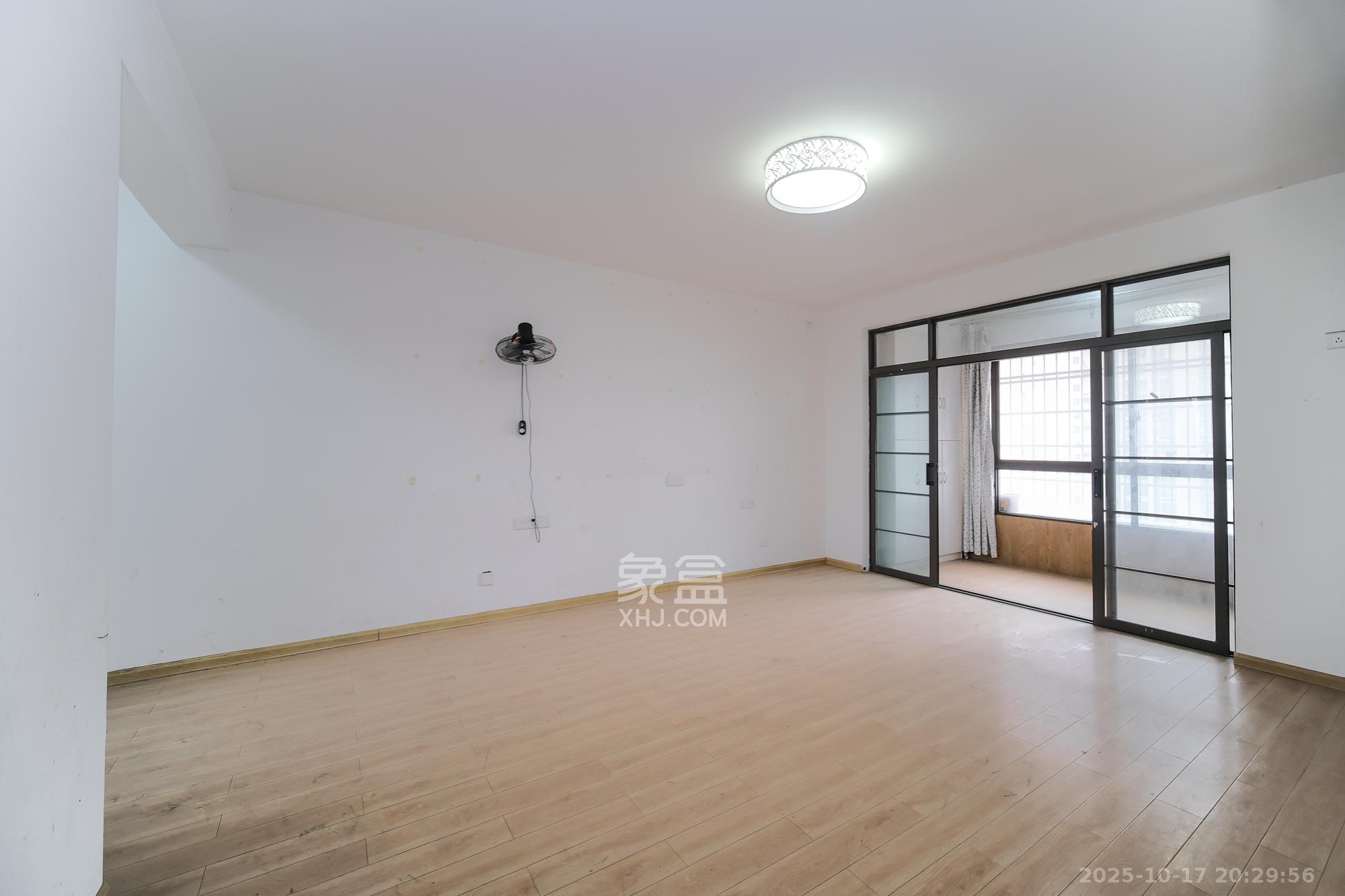 好望谷  4室2厅2卫    82.8万卧室