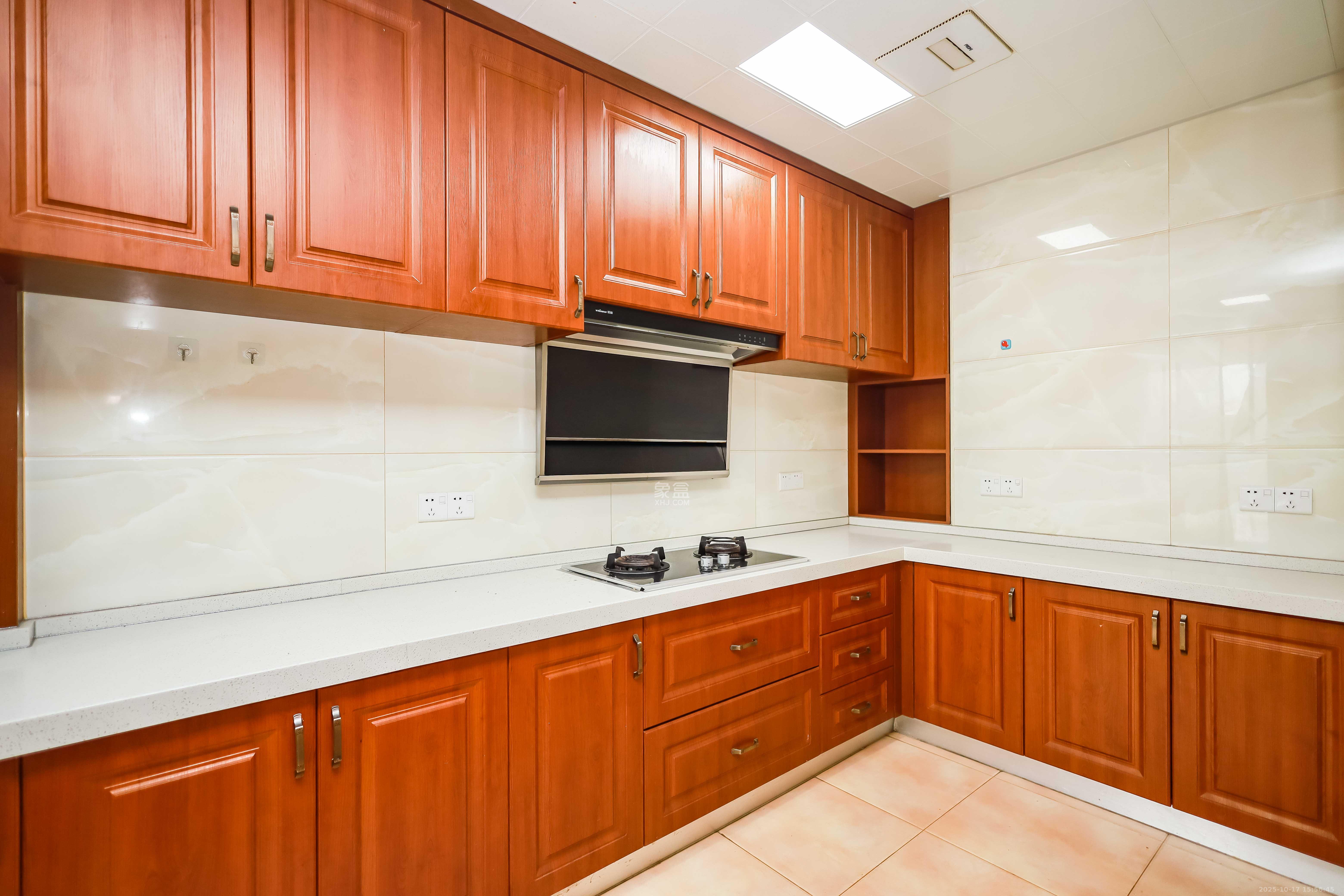 阳光晶城 4室2厅2卫 4000.0元/月 阳光晶城 4室2厅2卫 4000.0元/月室内图