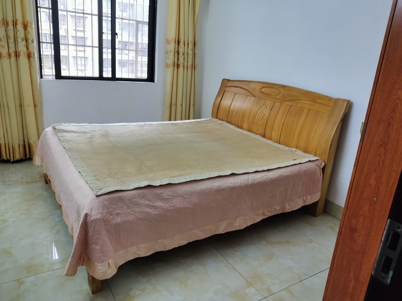 滨江新苑（一期A区）  3室2厅1卫    2800.0元/月室内图