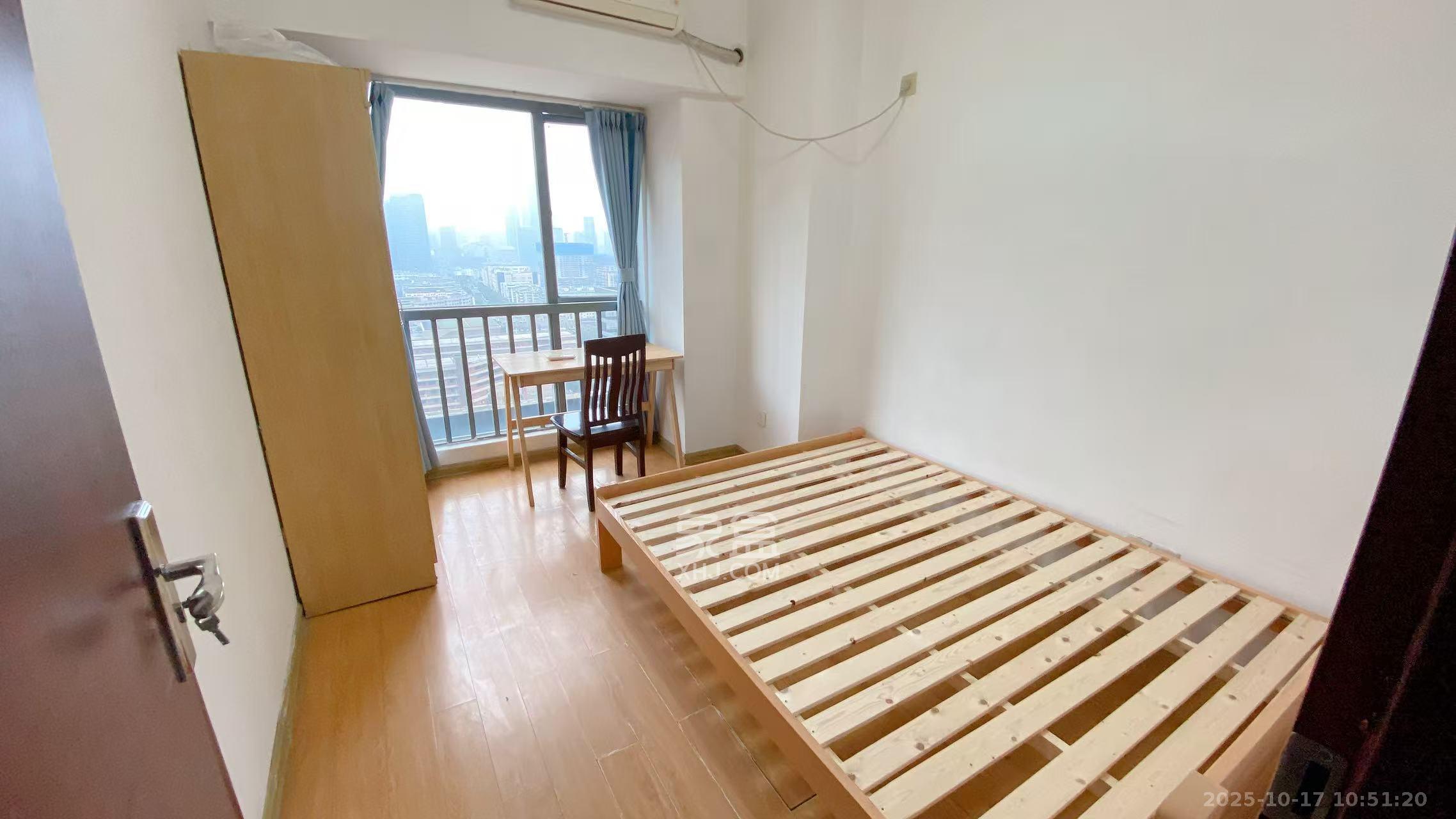 滨江君悦香邸  3室2厅1卫    2700.0元/月 滨江君悦香邸  3室2厅1卫    2700.0元/月室内图