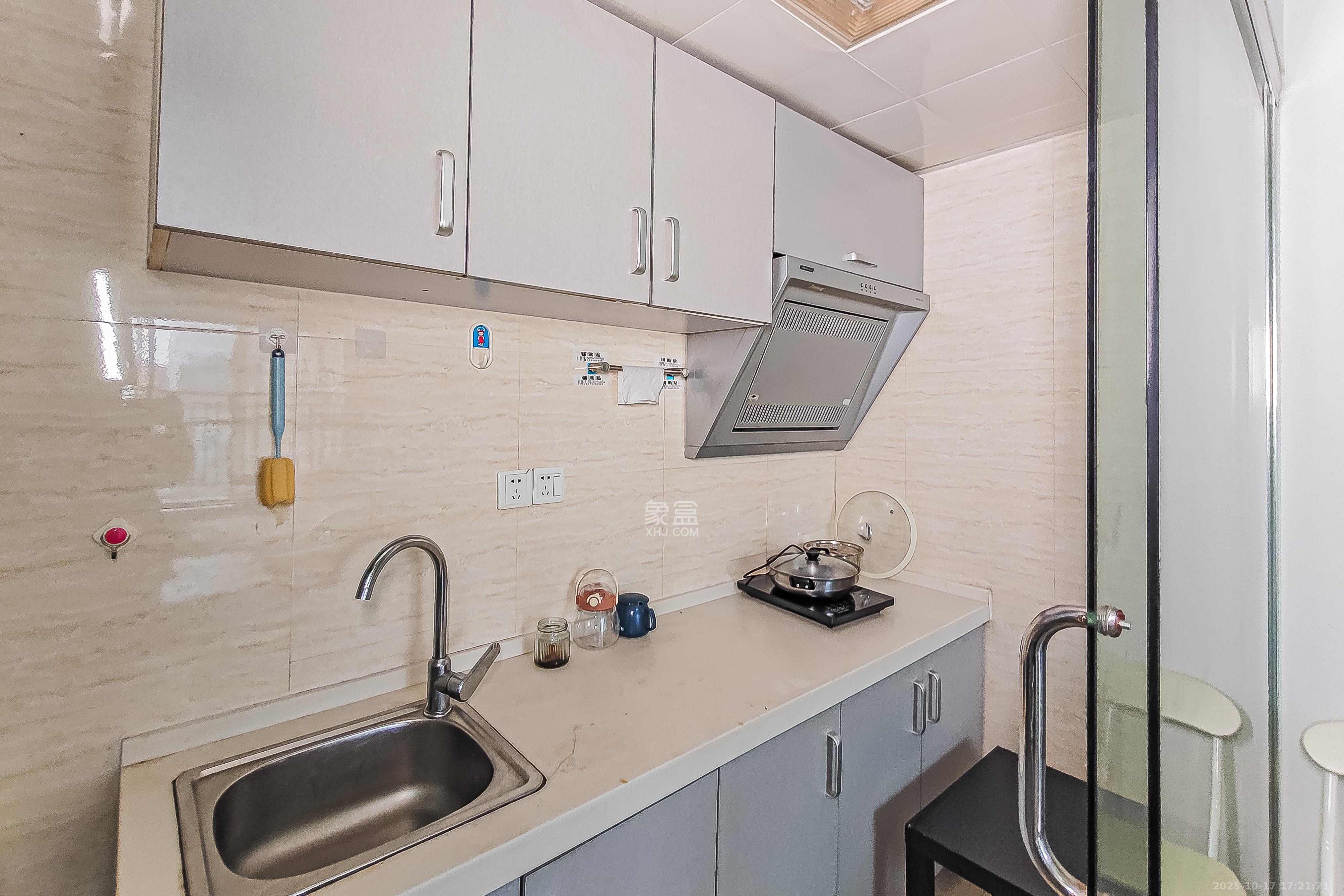 云鼎公馆 1室1厅1卫 30.0万 云鼎公馆 1室1厅1卫 30.0万厨房