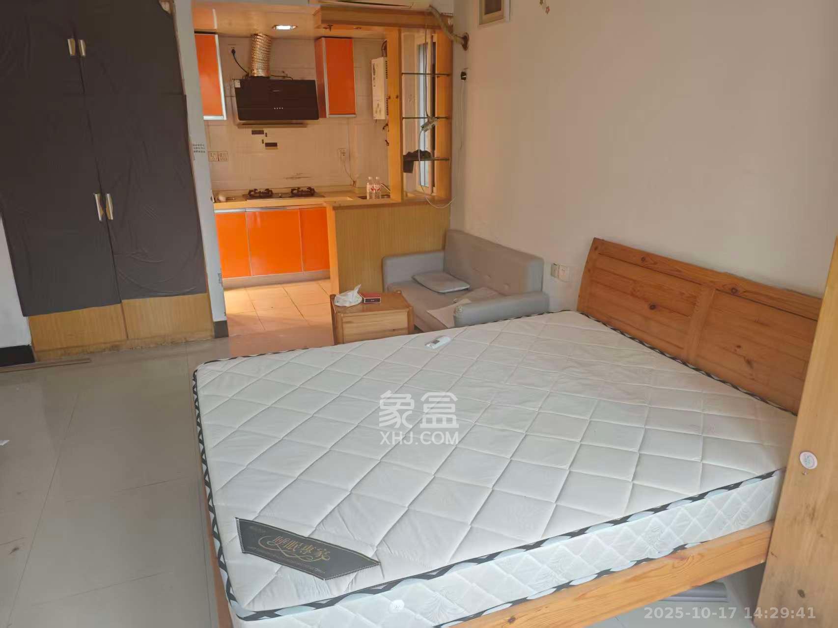 华银园 1室1厅1卫 1200.0元/月 华银园 1室1厅1卫 1200.0元/月室内图