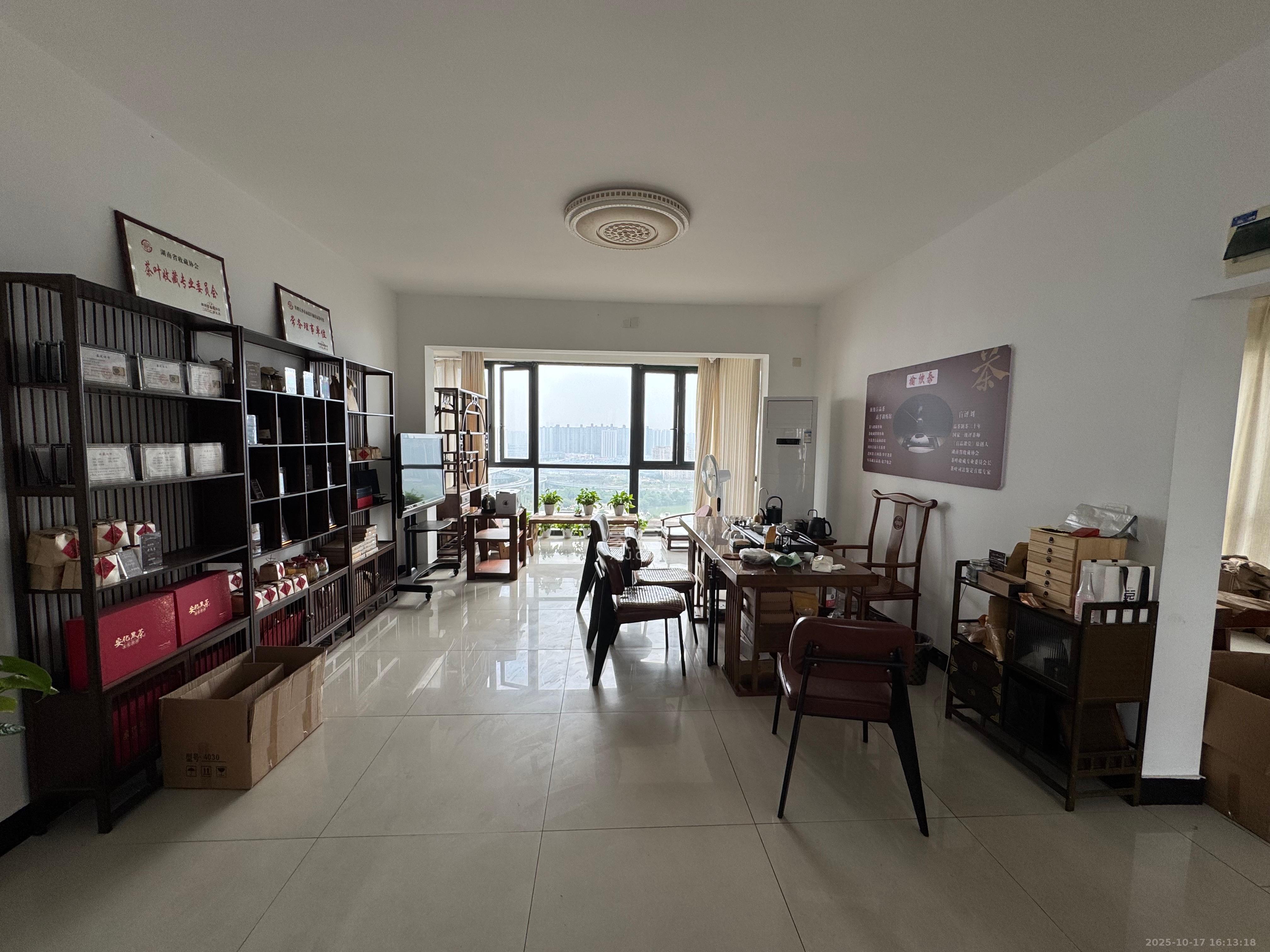 藏珑湖上国际花园  4室2厅2卫    5500.0元/月 藏珑湖上国际花园  4室2厅2卫    5500.0元/月