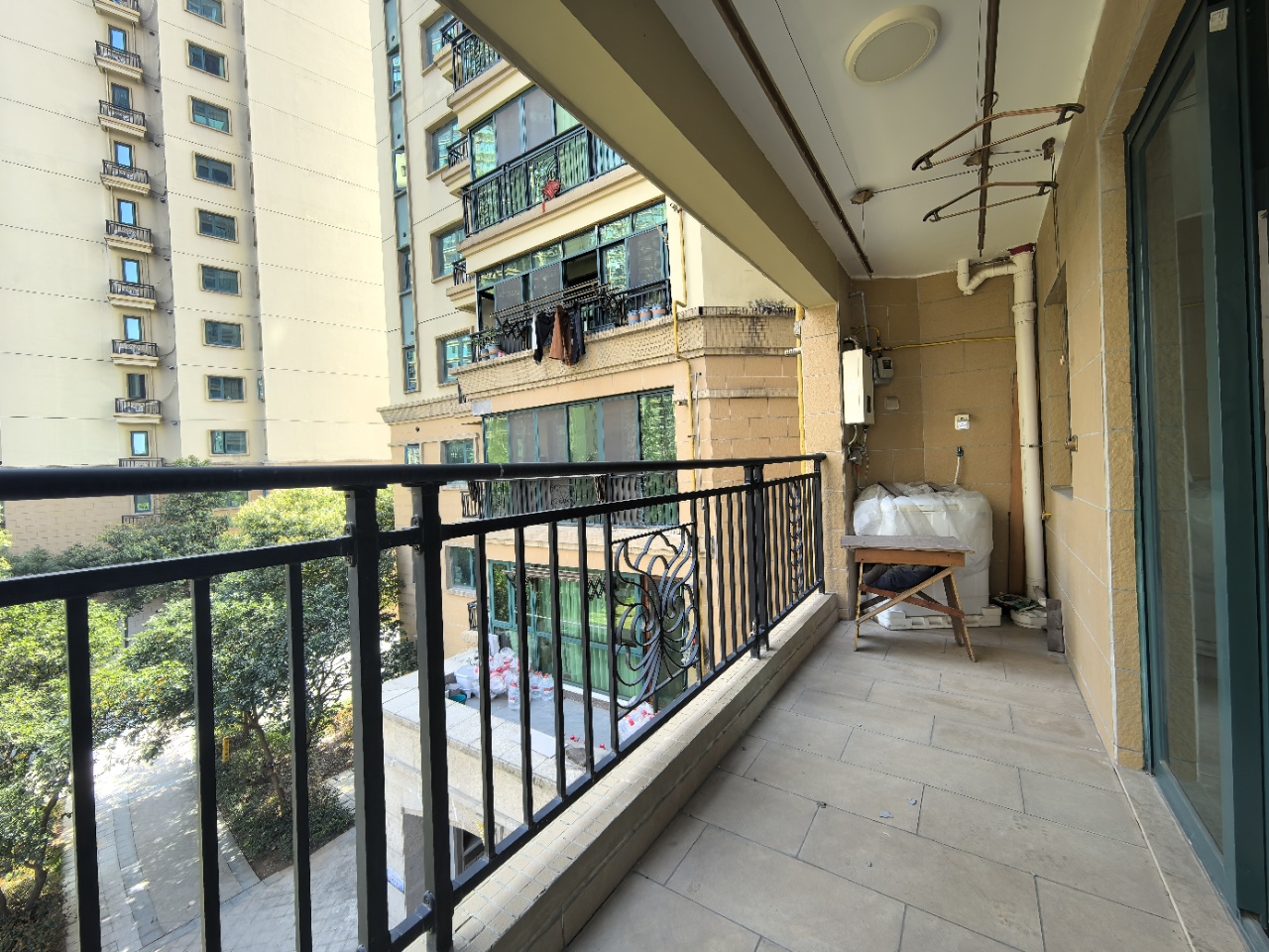 恒大绿洲 3室2厅2卫 1500.0元/月 恒大绿洲 3室2厅2卫 1500.0元/月室内图