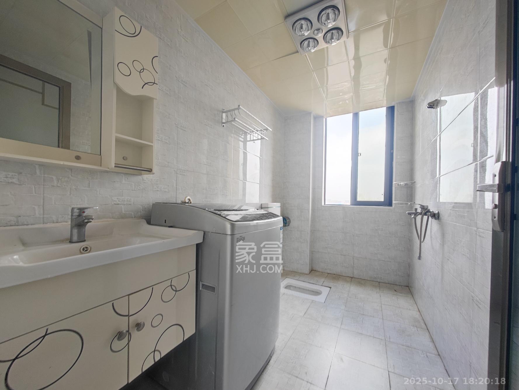 西湖鸿运佳苑 3室2厅2卫 83.0万 西湖鸿运佳苑 3室2厅2卫 83.0万卫生间