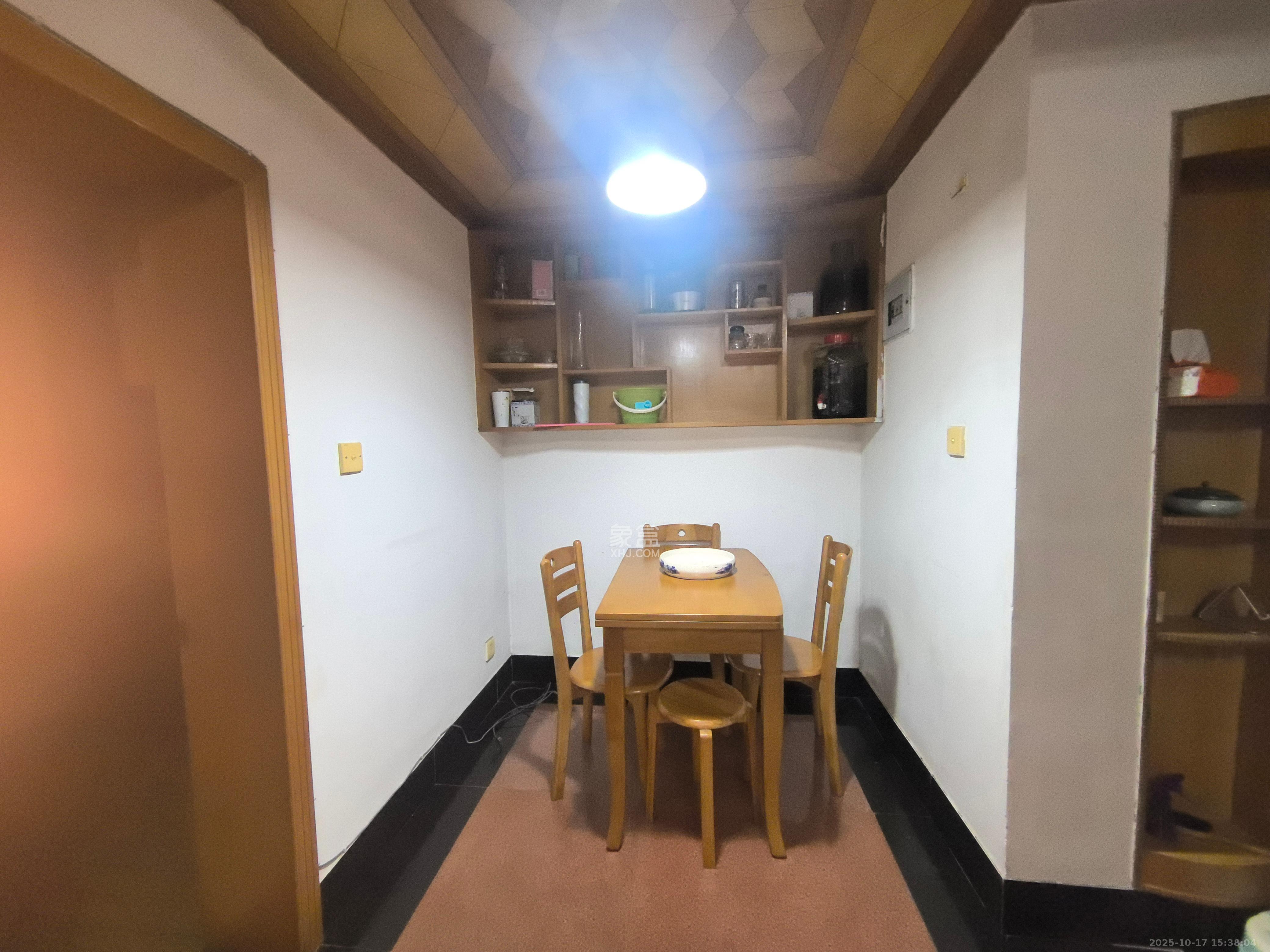 中建五局信和苑三区  2室2厅1卫    1200.0元/月室内图