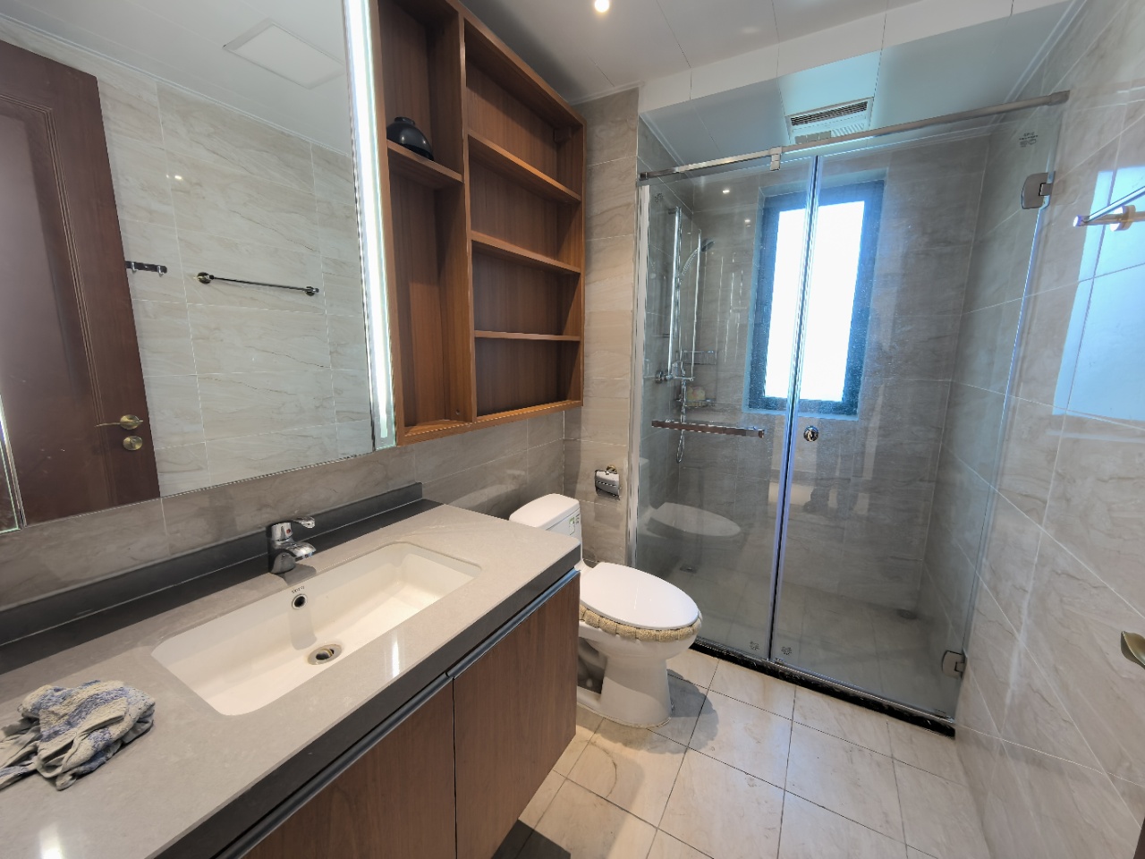 恒大绿洲  3室2厅2卫    1500.0元/月室内图