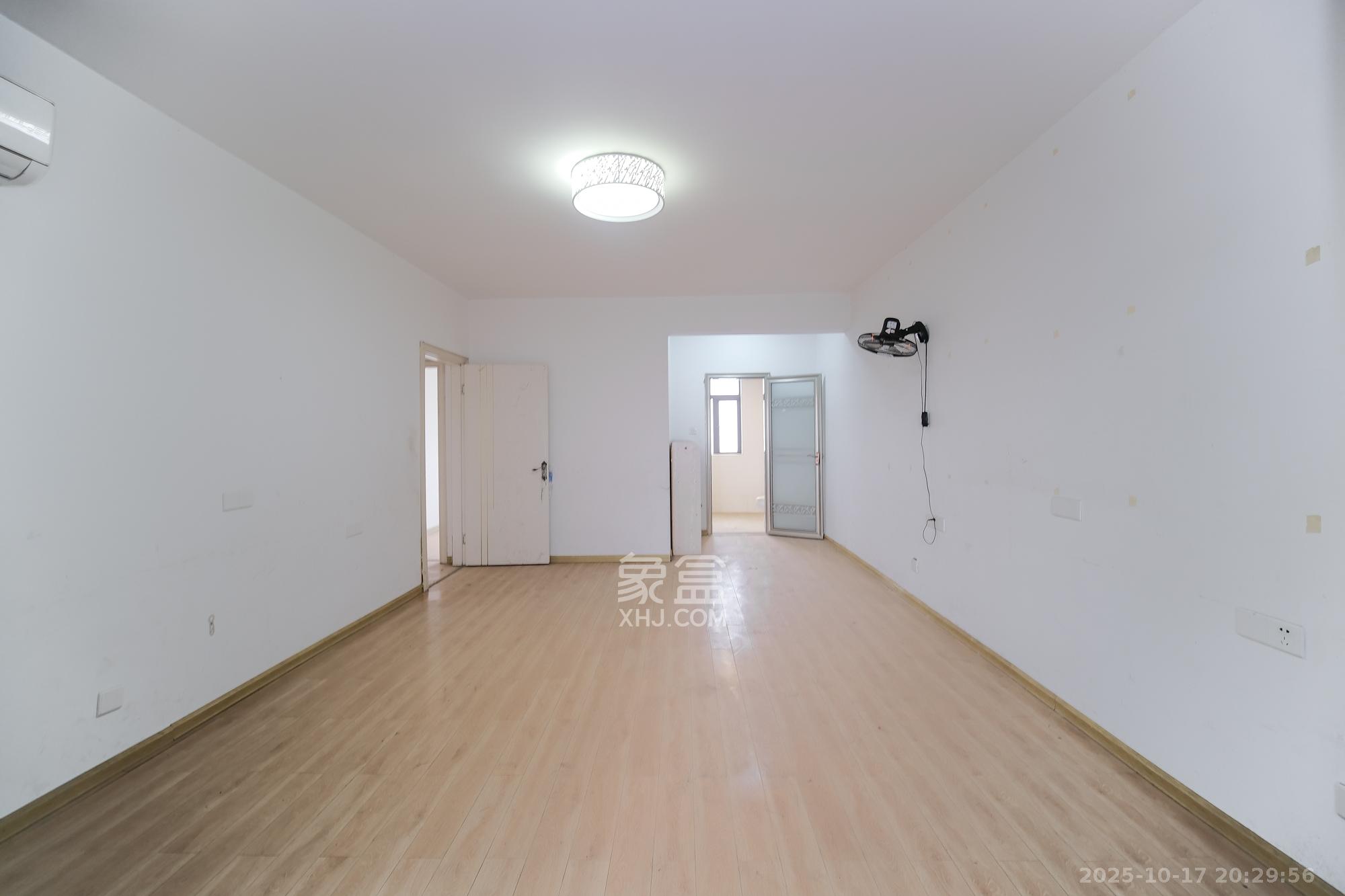 好望谷  4室2厅2卫    82.8万卧室