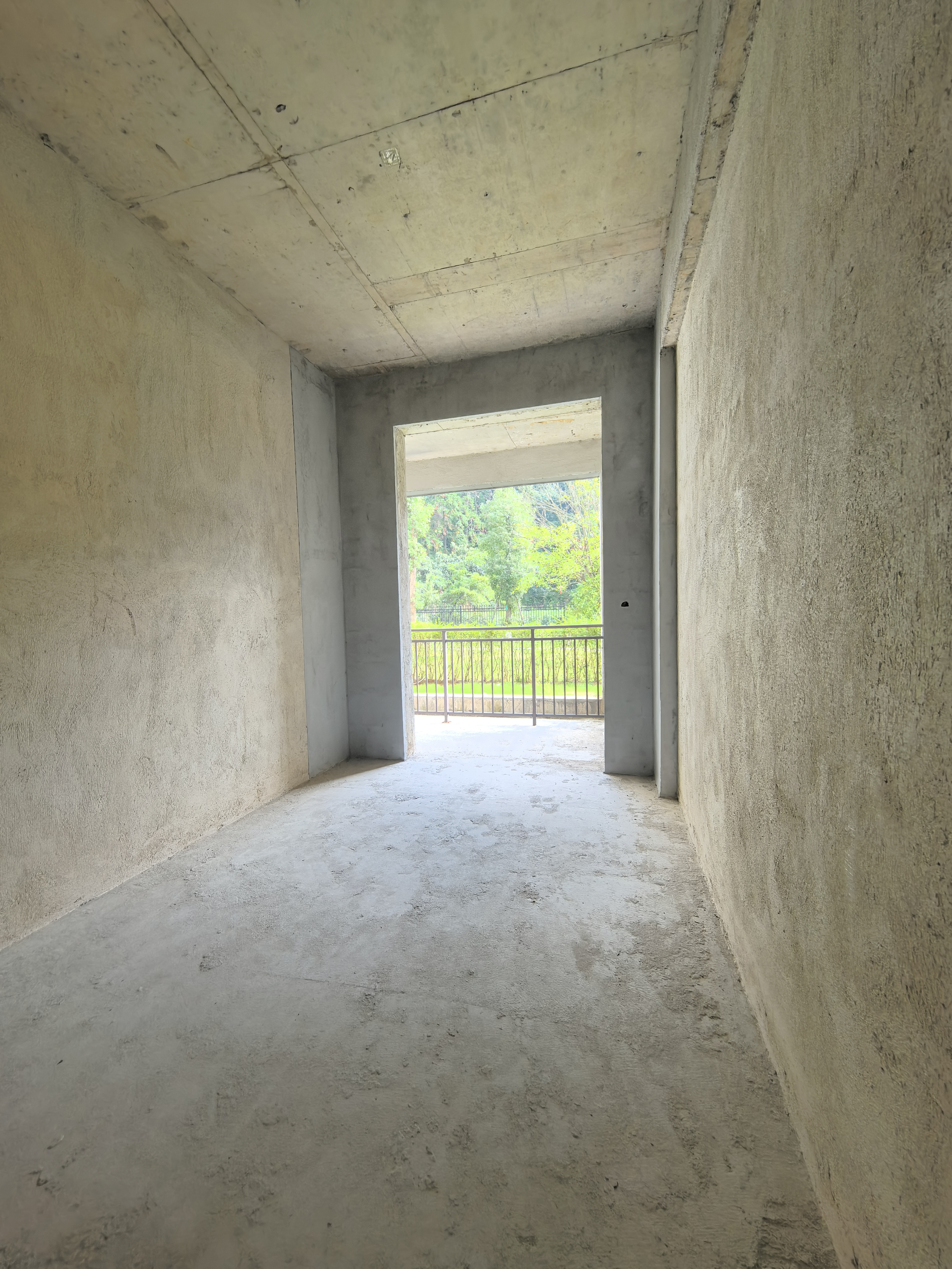 青春里-铂樾府  4室2厅2卫    105.8万客厅