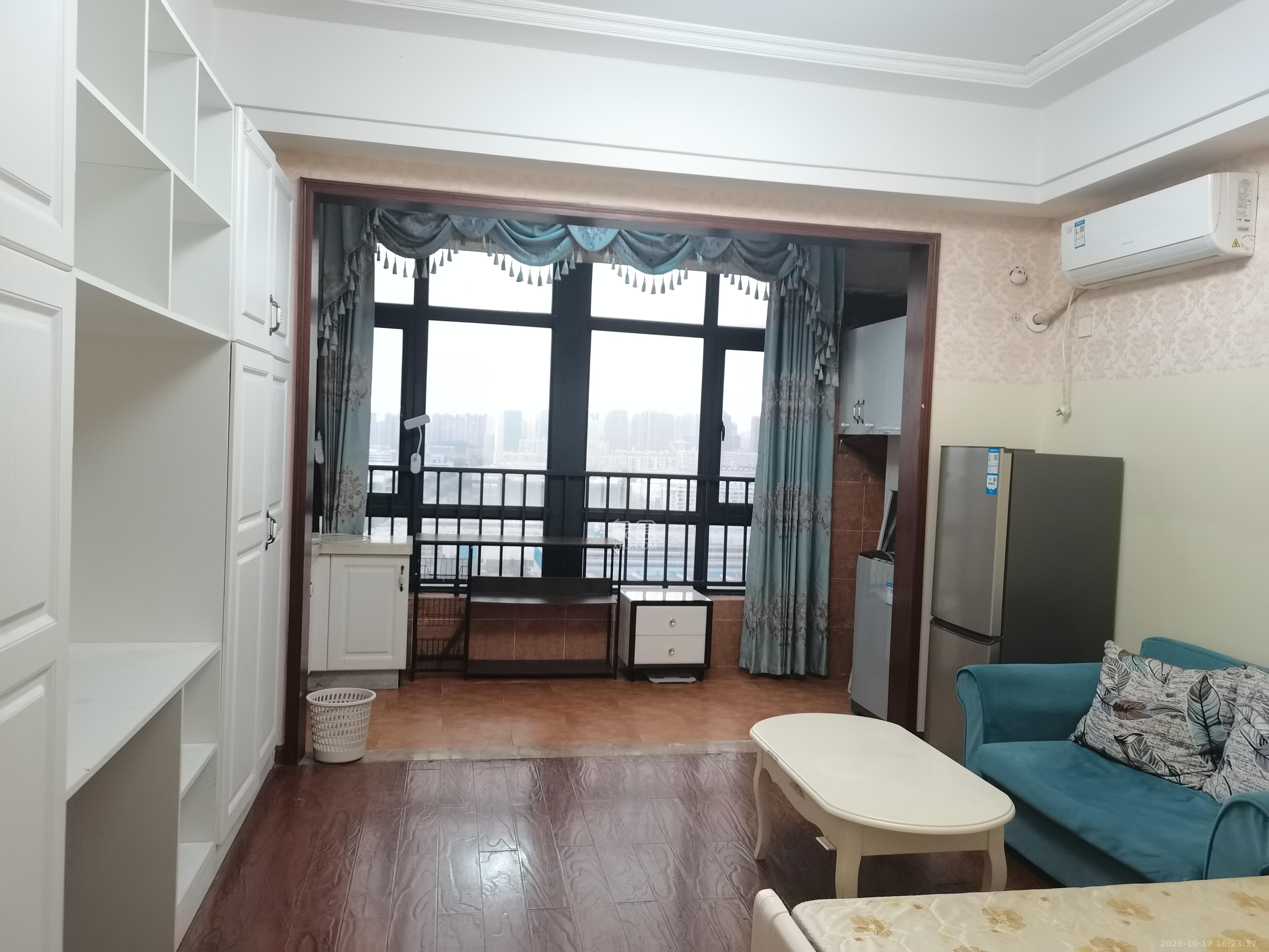 天元涉外景园B区  1室1厅1卫    1400.0元/月室内图