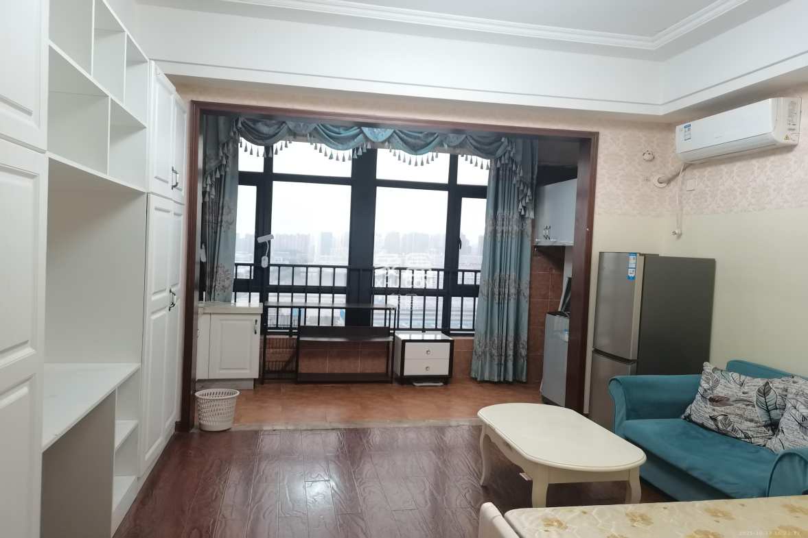 天元涉外景园B区 1室1厅1卫 1400.0元/月 天元涉外景园B区 1室1厅1卫 1400.0元/月室内图