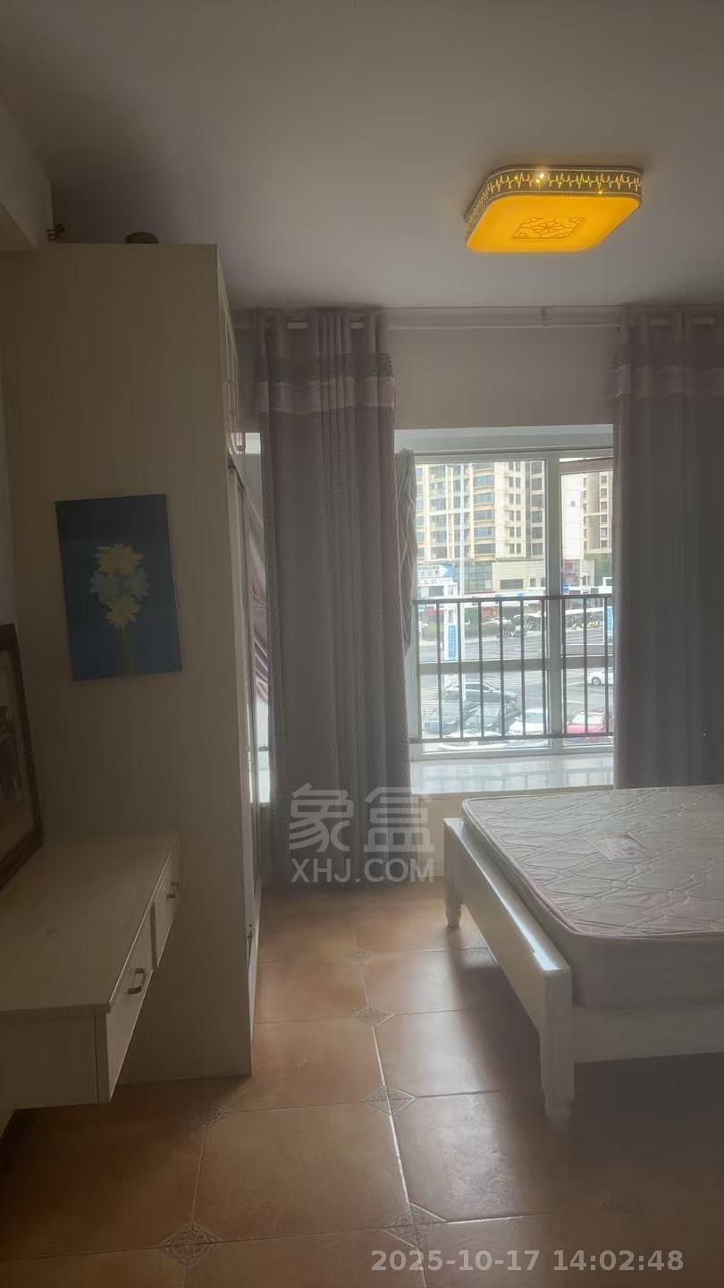 美的城三期  1室1厅1卫    1100.0元/月室内图