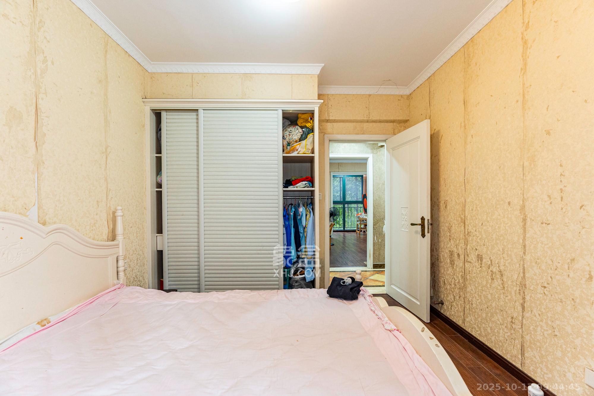 筑梦佳园 4室2厅2卫 99.8万 筑梦佳园 4室2厅2卫 99.8万卧室