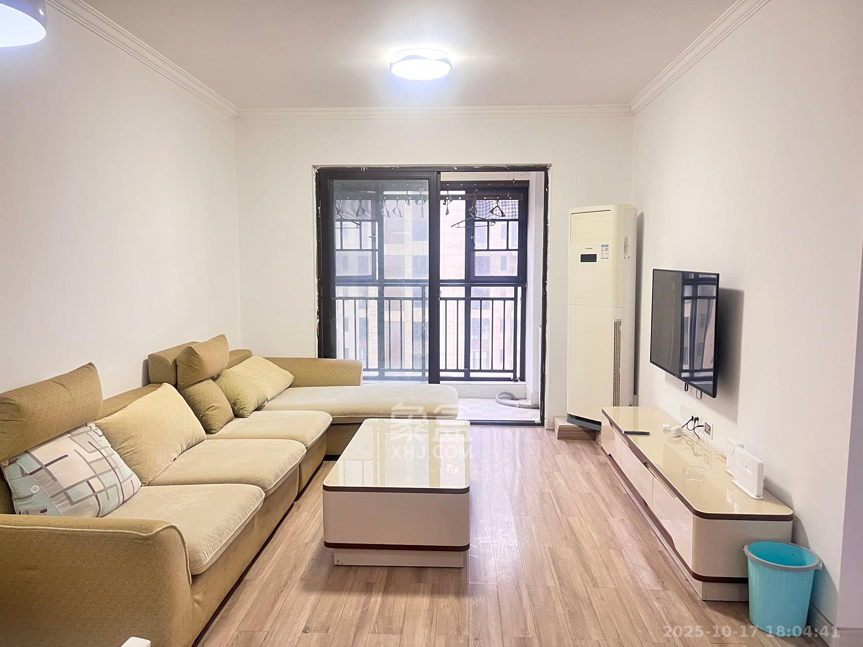 卓越蔚蓝城邦  3室2厅1卫    2000.0元/月 卓越蔚蓝城邦  3室2厅1卫    2000.0元/月