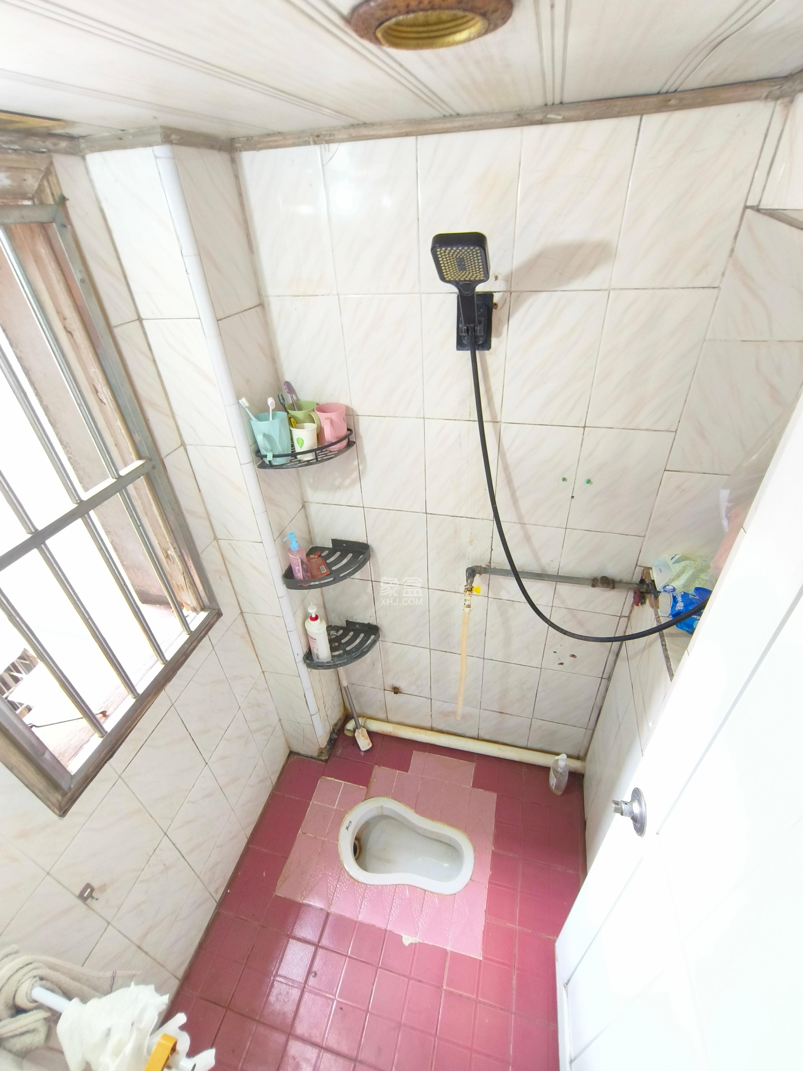 富雅坪社区（红墙巷）  2室1厅1卫    1800.0元/月室内图