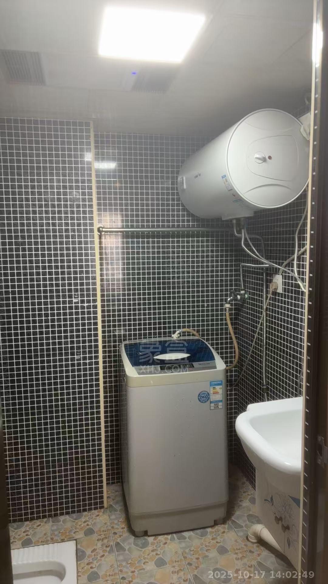 美的城三期  1室1厅1卫    1100.0元/月室内图