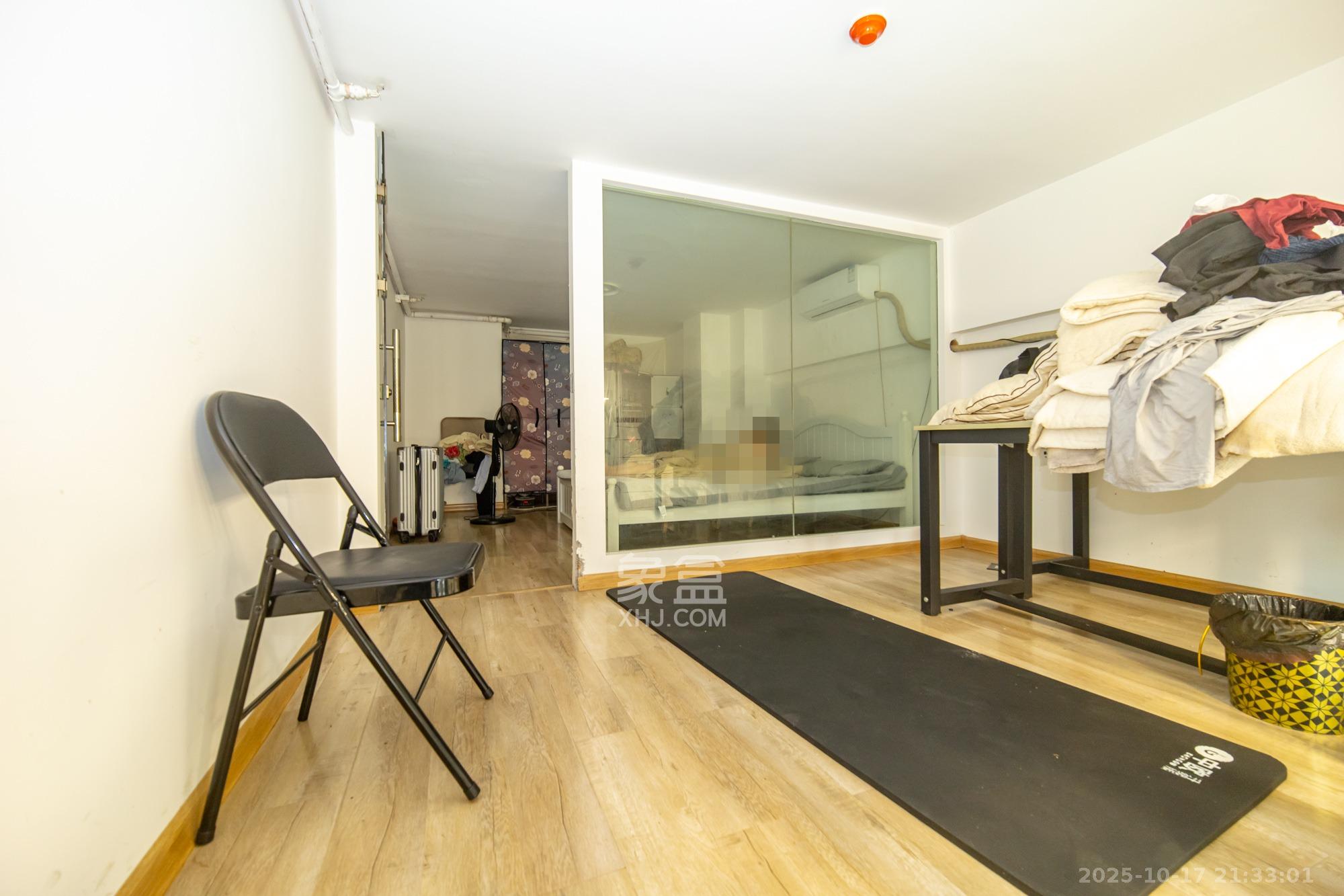 华润置地广场二期  2室1厅1卫    28.0万 华润置地广场二期  2室1厅1卫    28.0万卧室