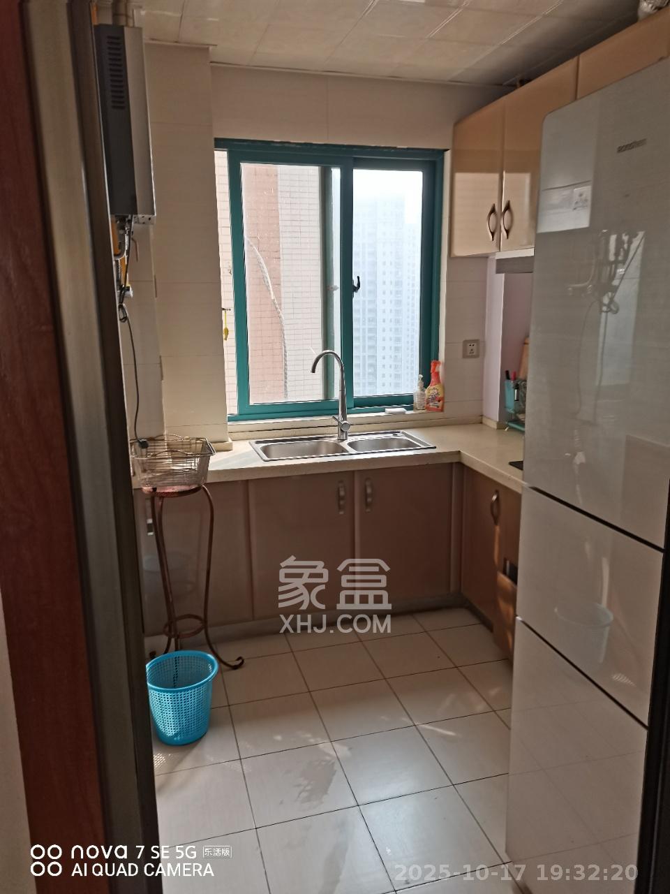 蝴蝶谷  3室2厅2卫    1800.0元/月室内图